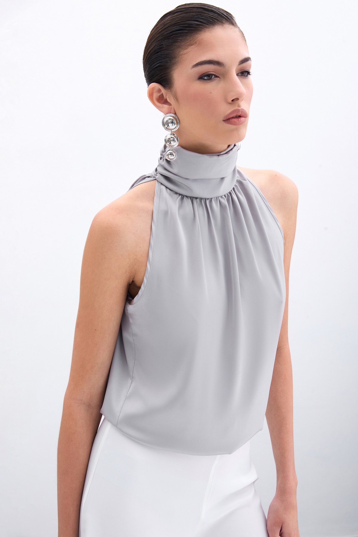 Boğazlı Kolsuz Bluz - Gri