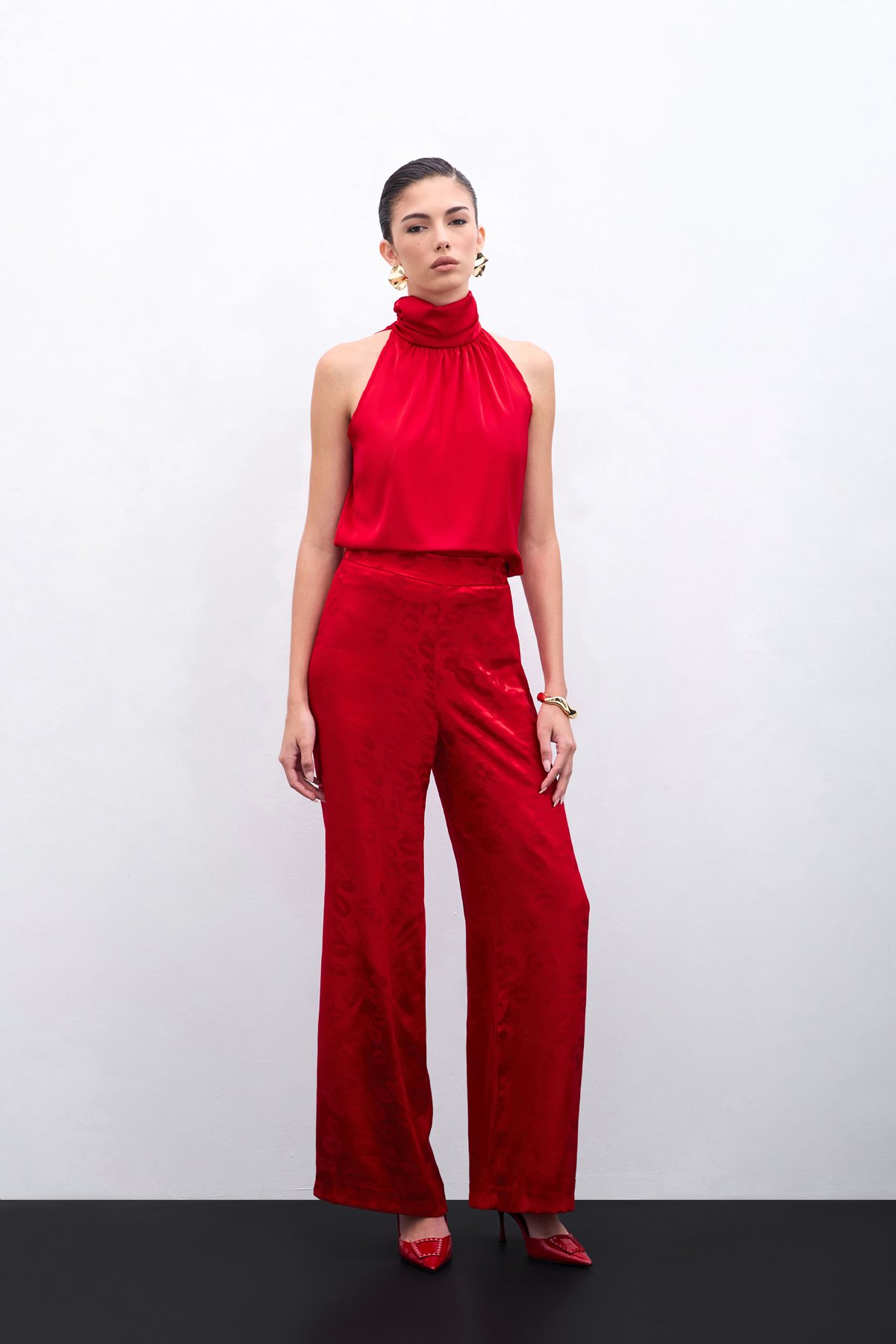 Boğazlı Kolsuz Bluz - Kırmızı