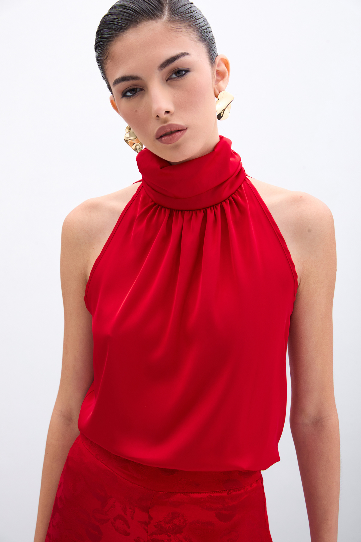 Boğazlı Kolsuz Bluz - Kırmızı