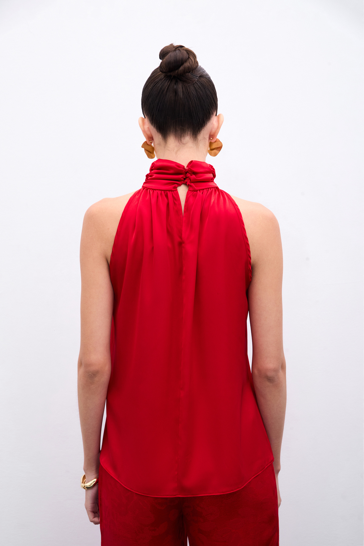 Boğazlı Kolsuz Bluz - Kırmızı
