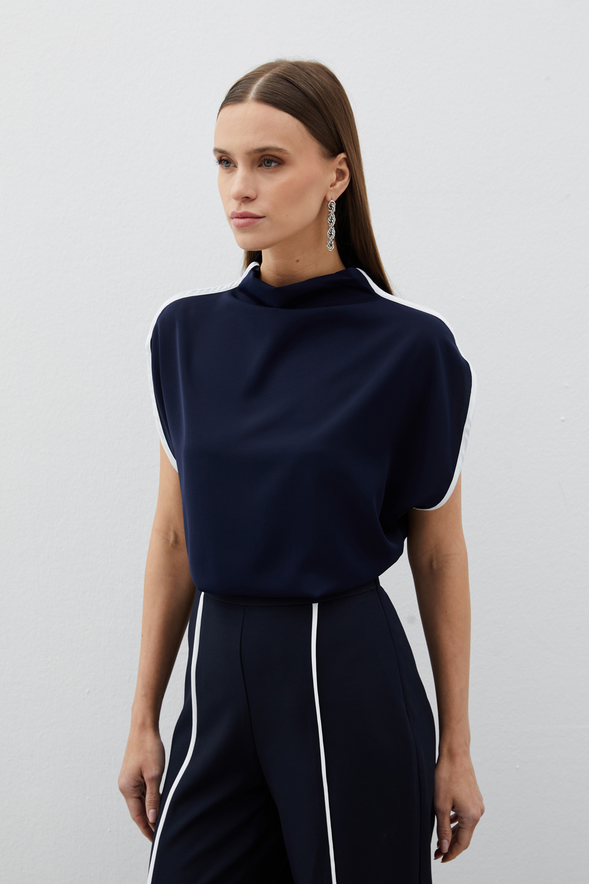 Boğazlı Kontrast Bluz - LACİVERT