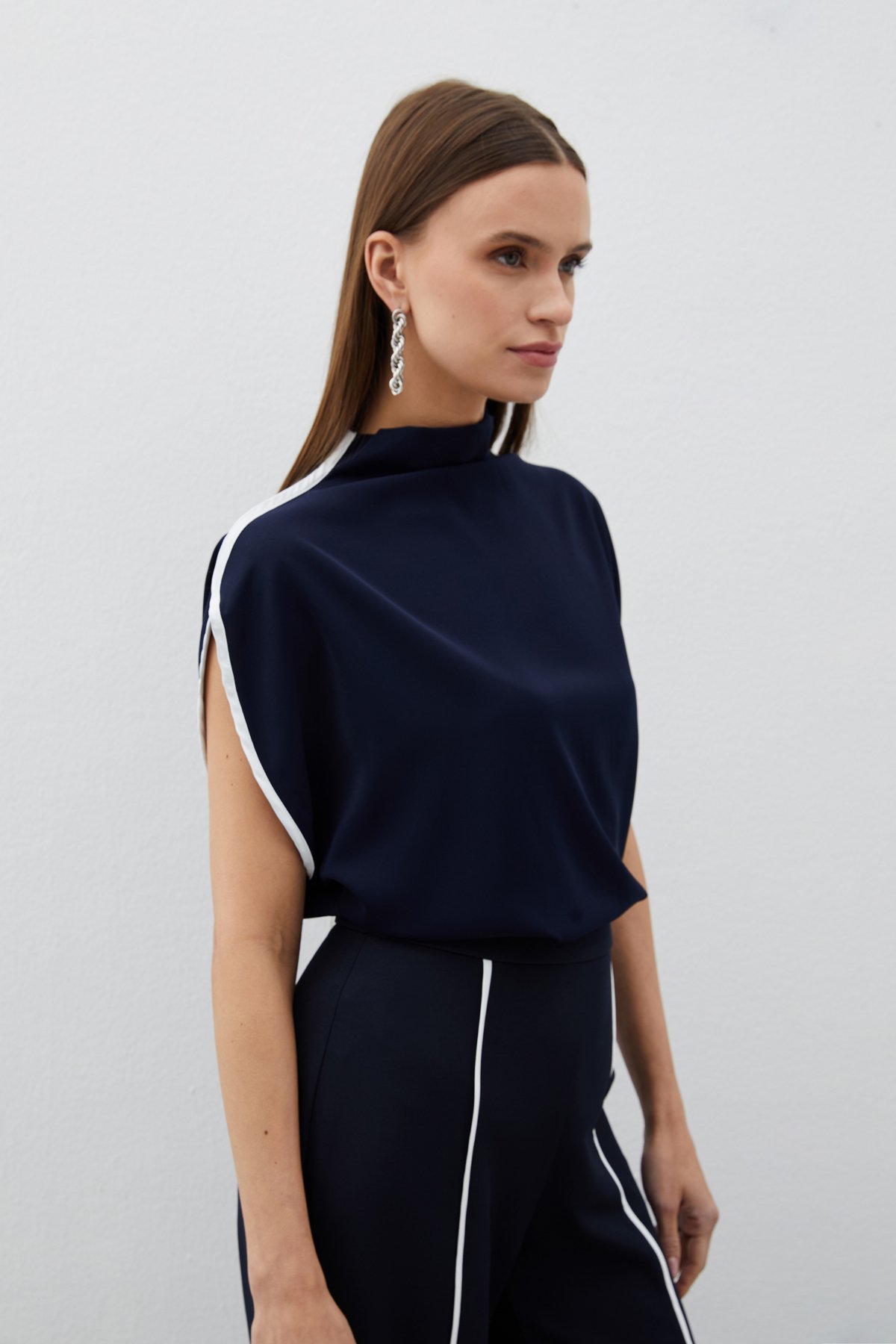 Boğazlı Kontrast Bluz - LACİVERT