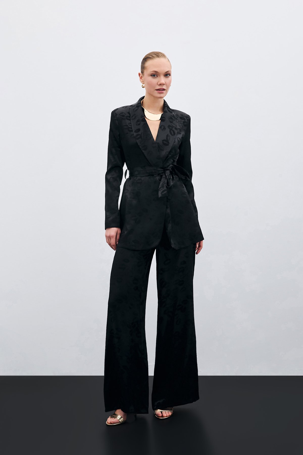 Bol Paça Desenli Pantolon - Siyah