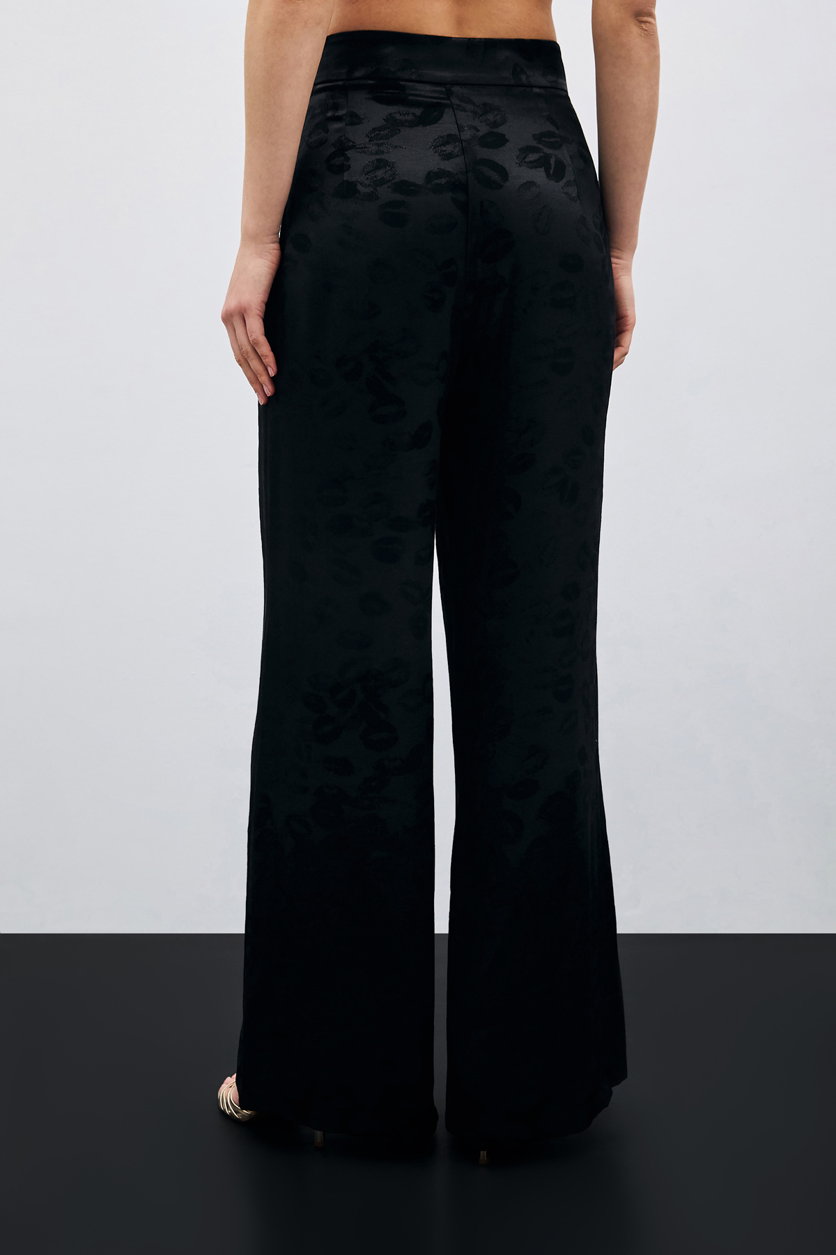 Bol Paça Desenli Pantolon - Siyah