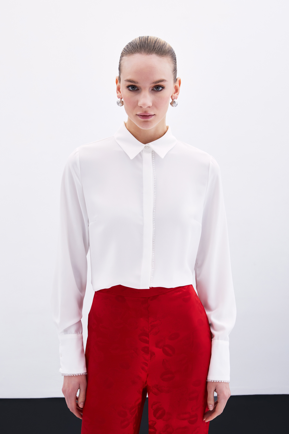 Boncuk Aksesuarlı Gömlek - Ekru