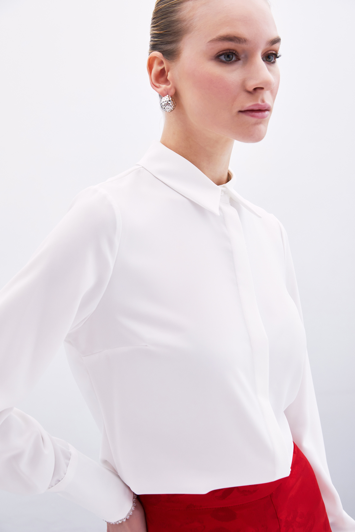 Boncuk Aksesuarlı Gömlek - Ekru