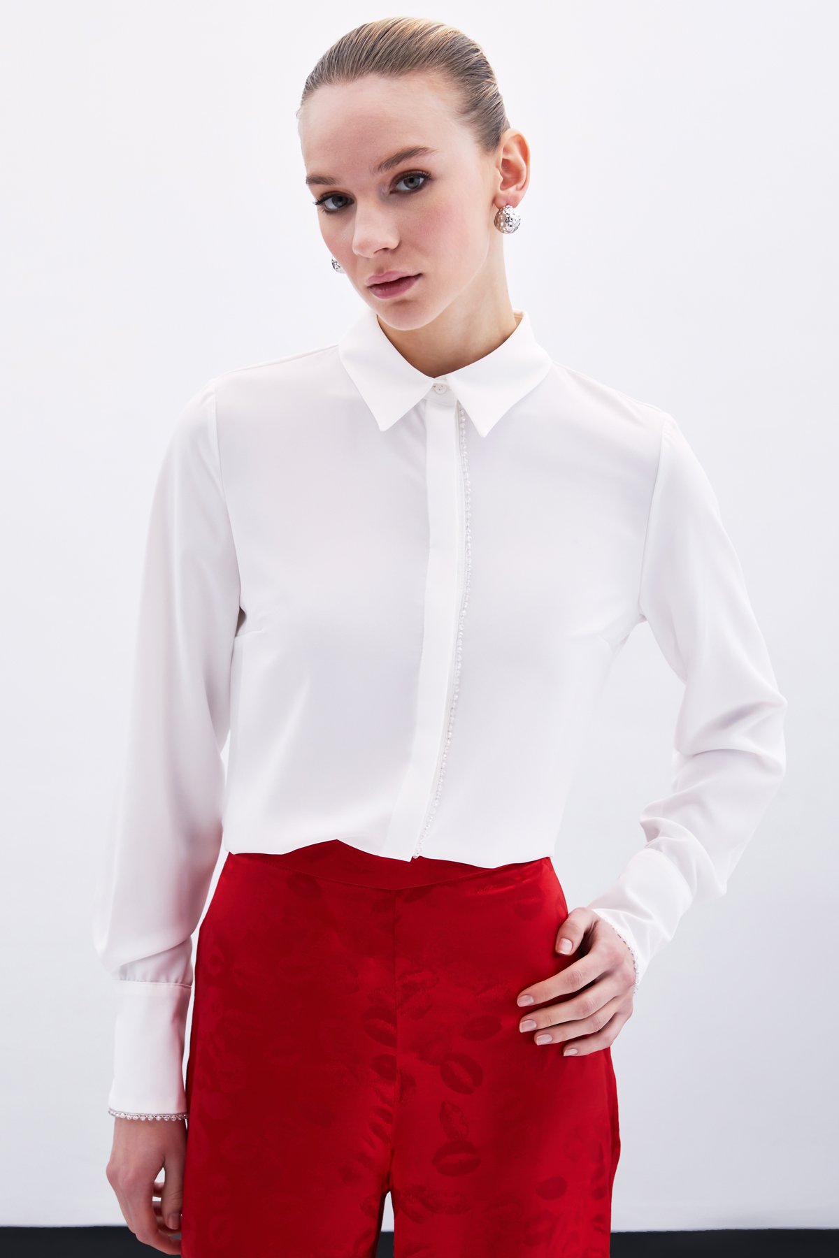 Boncuk Aksesuarlı Gömlek - Ekru