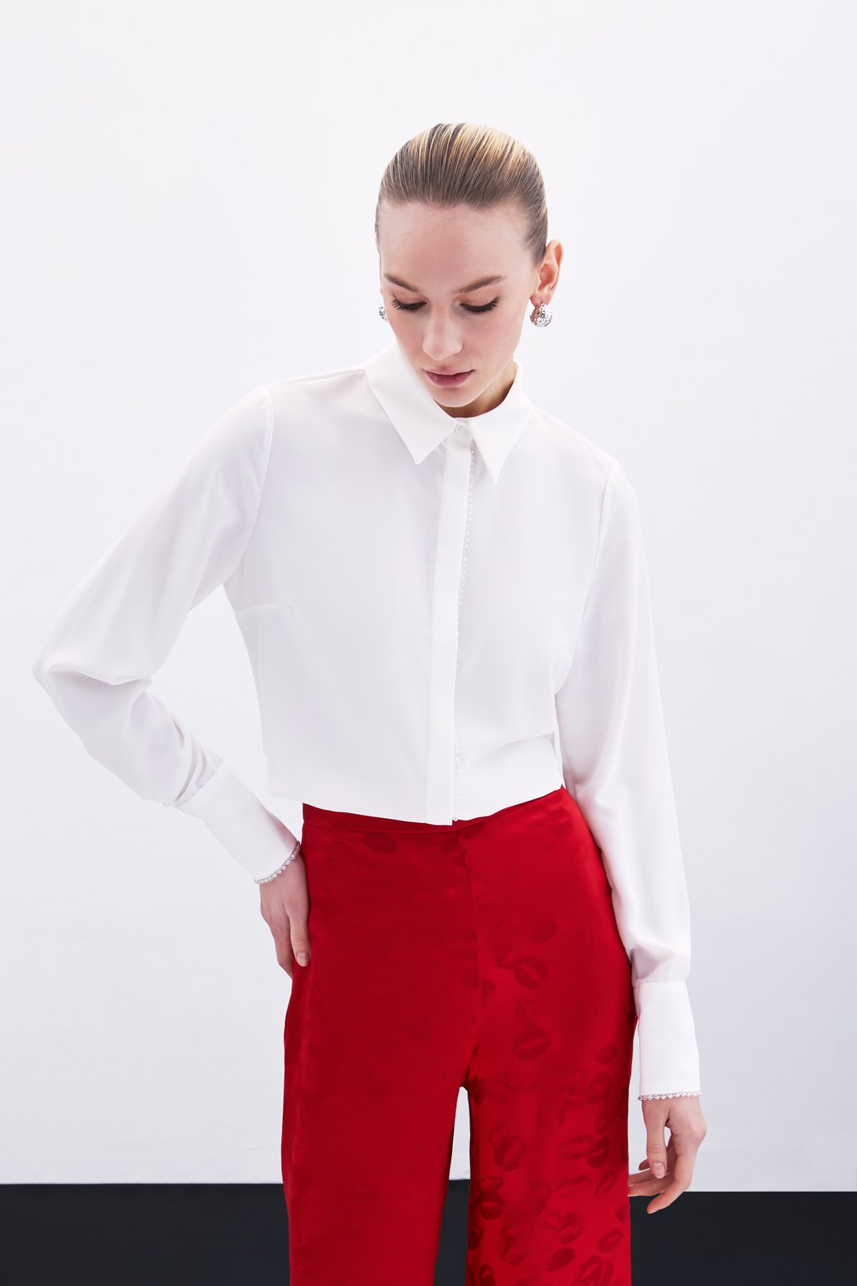 Boncuk Aksesuarlı Gömlek - Ekru