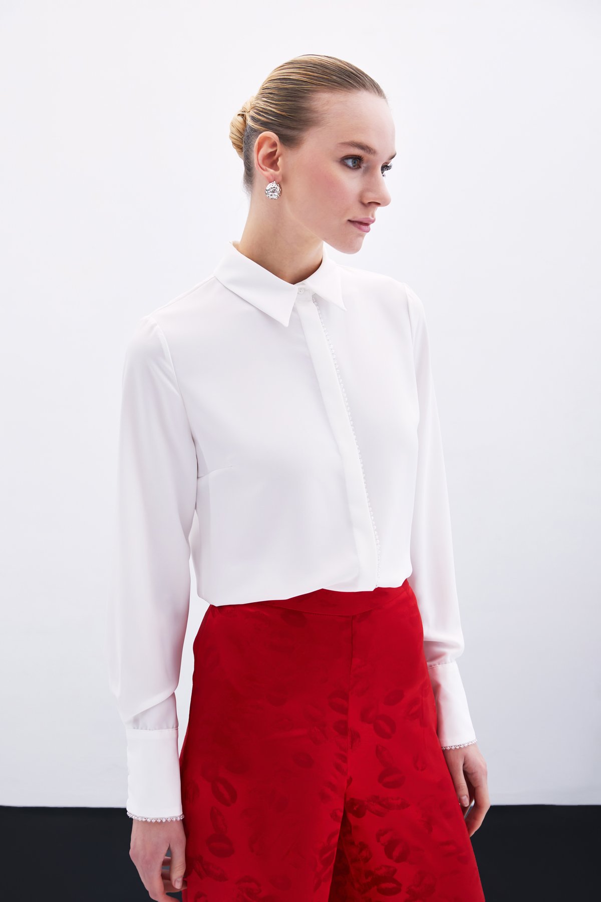 Boncuk Aksesuarlı Gömlek - Ekru