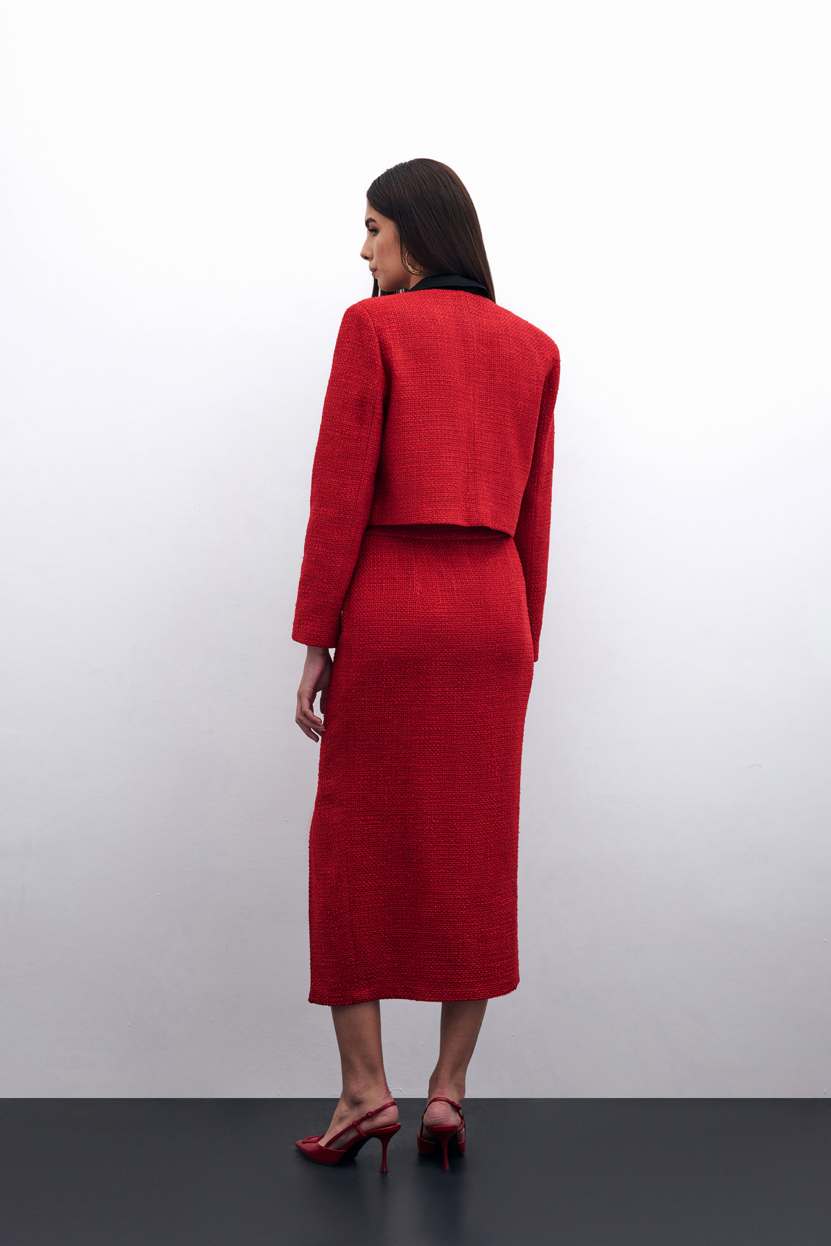 Boncuk Aksesuarlı Kısa Ceket - Kırmızı