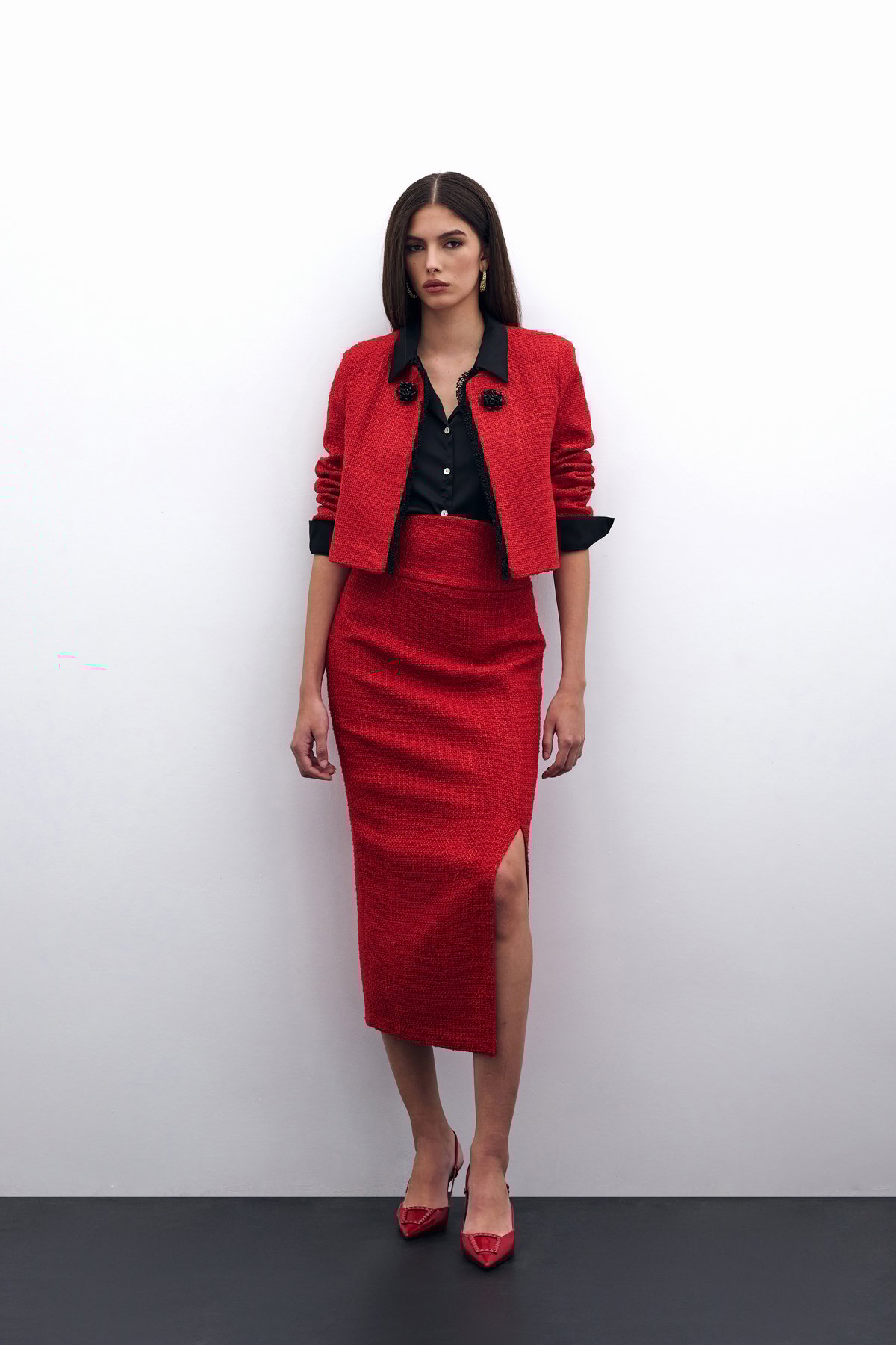 Boncuk Aksesuarlı Kısa Ceket - Kırmızı