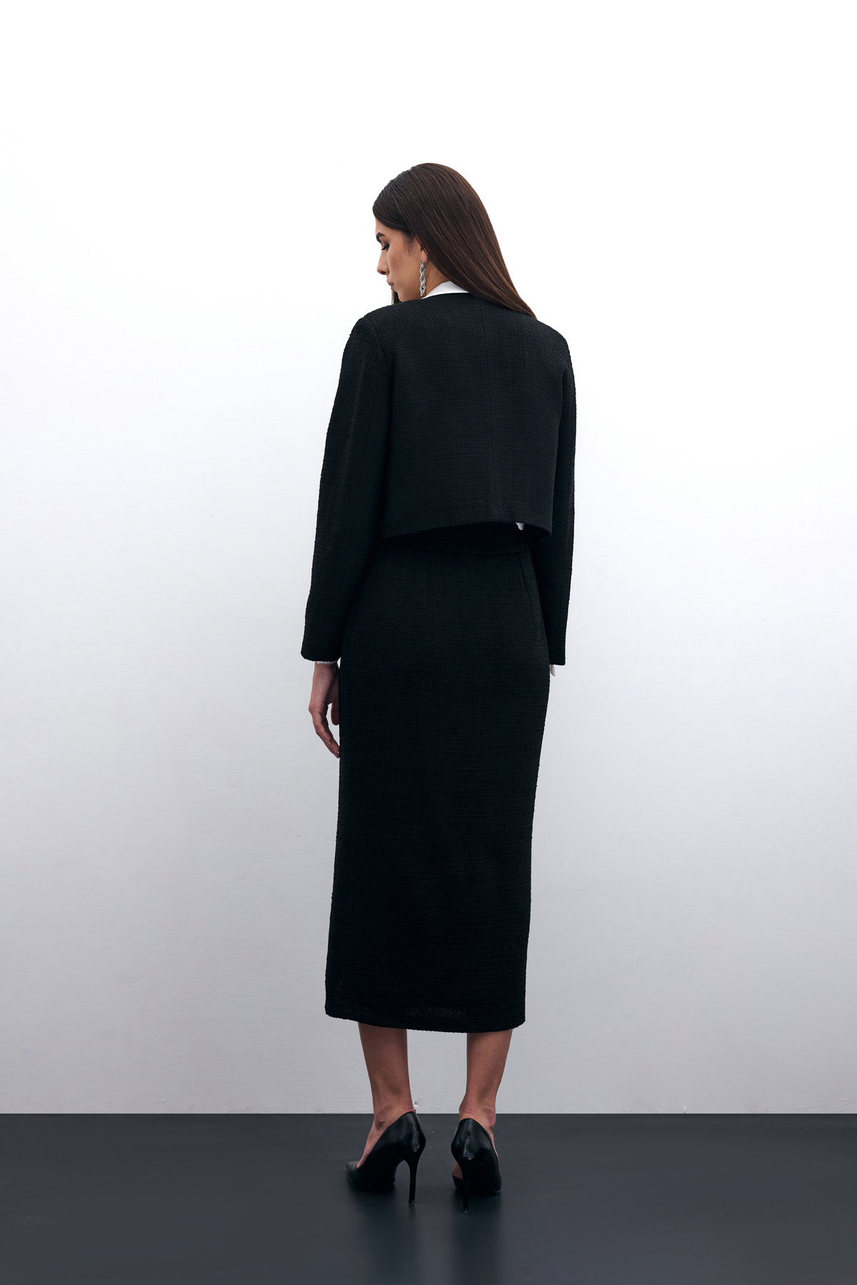 Boncuk Aksesuarlı Kısa Ceket - Siyah