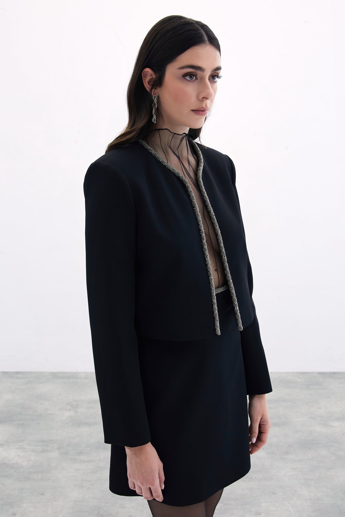 Boncuklu Kısa Ceket - Siyah