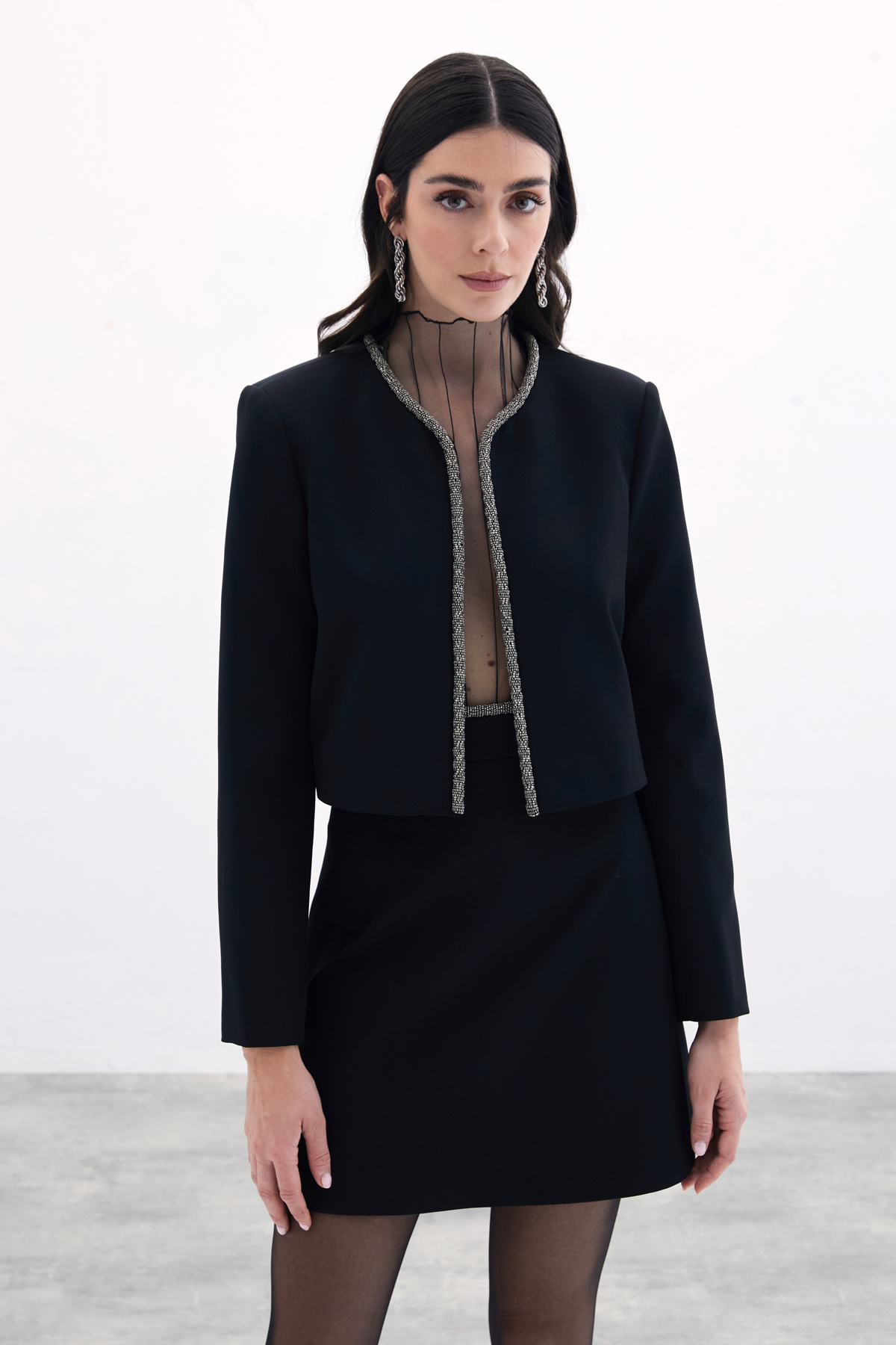 Boncuklu Kısa Ceket - Siyah