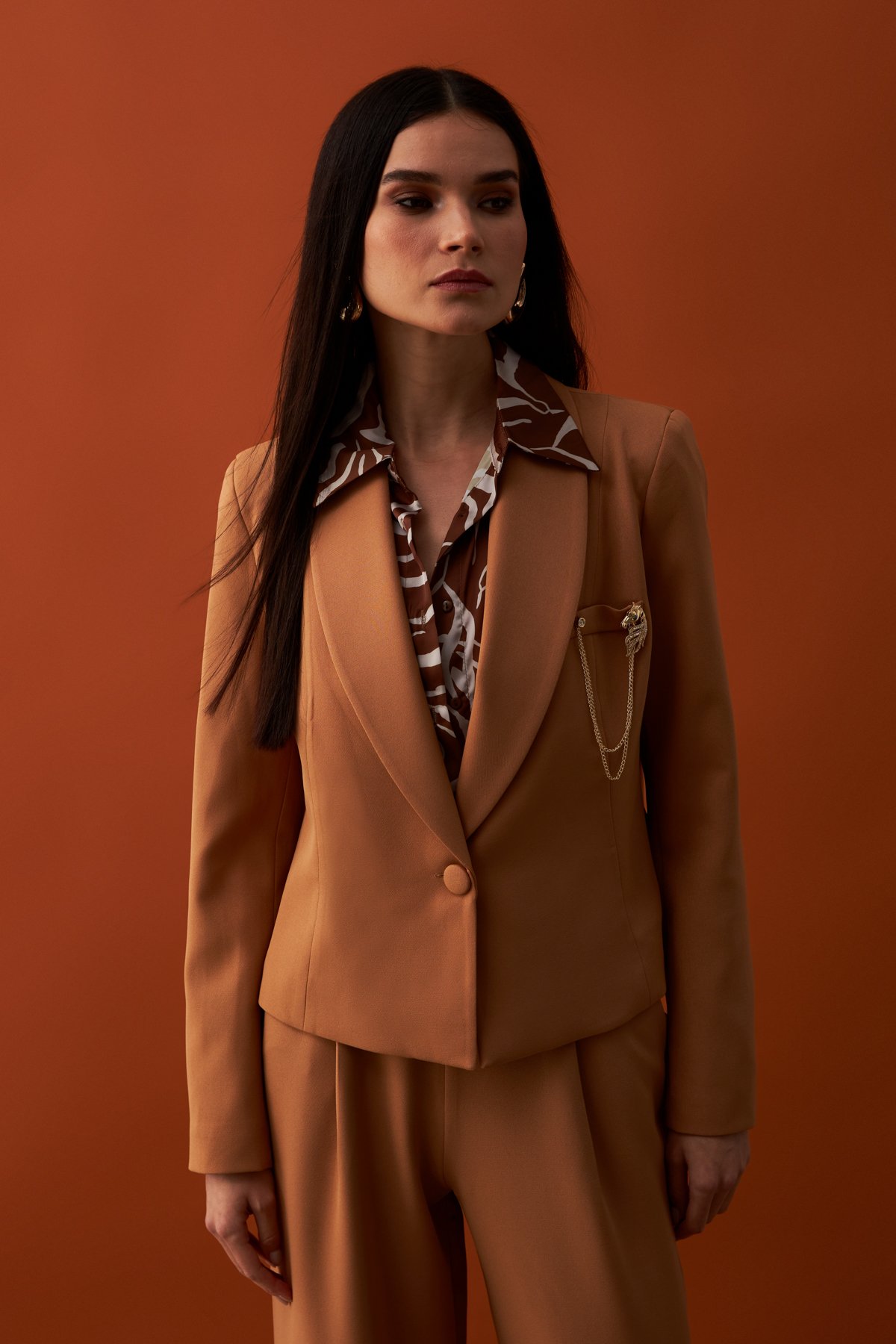 Broş Detaylı Kısa Ceket - CAMEL