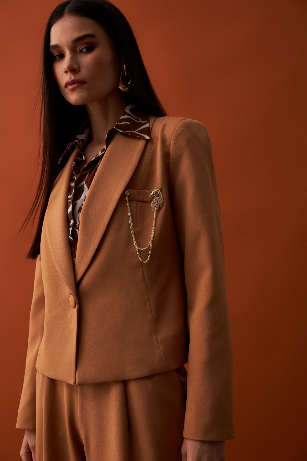 Broş Detaylı Kısa Ceket - CAMEL