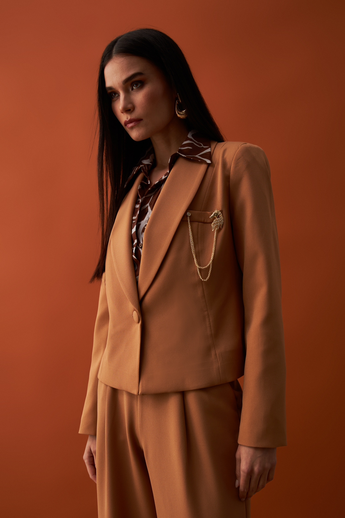 Broş Detaylı Kısa Ceket - CAMEL