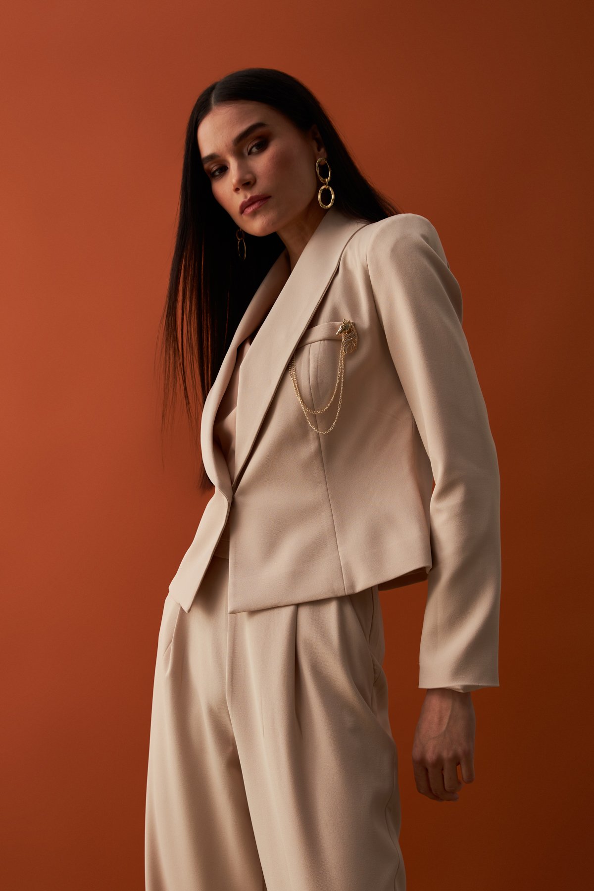 Broş Detaylı Kısa Ceket - TAŞ