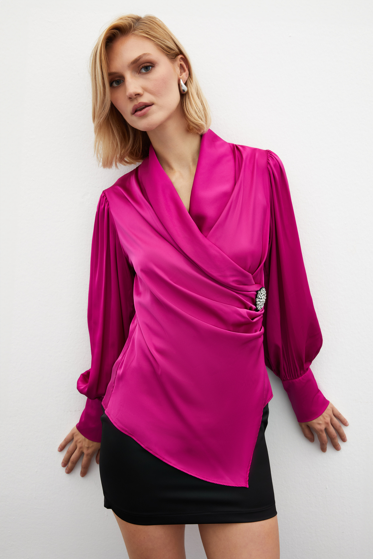 Broşlu Kruvaze Bluz - FUŞYA