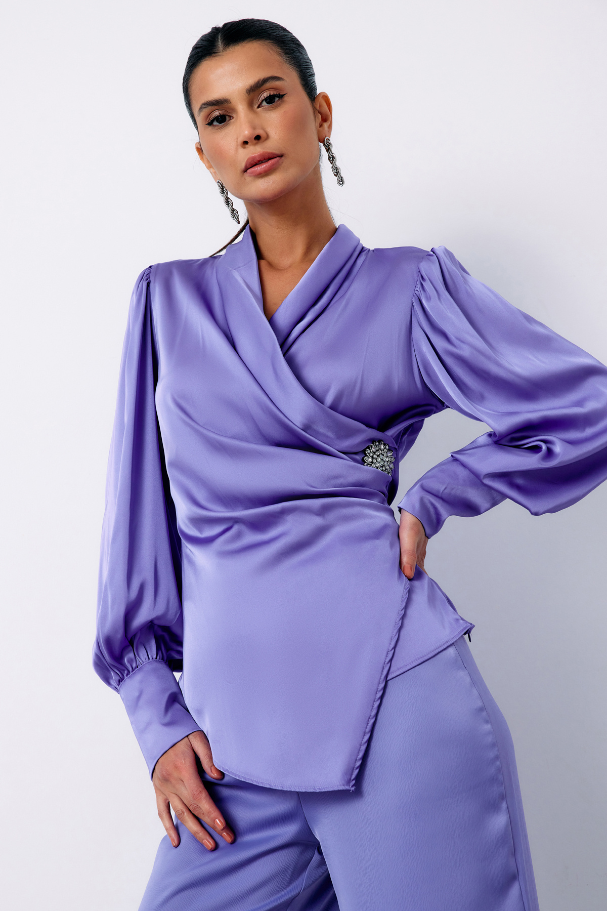 Broşlu Kruvaze Bluz - LİLA