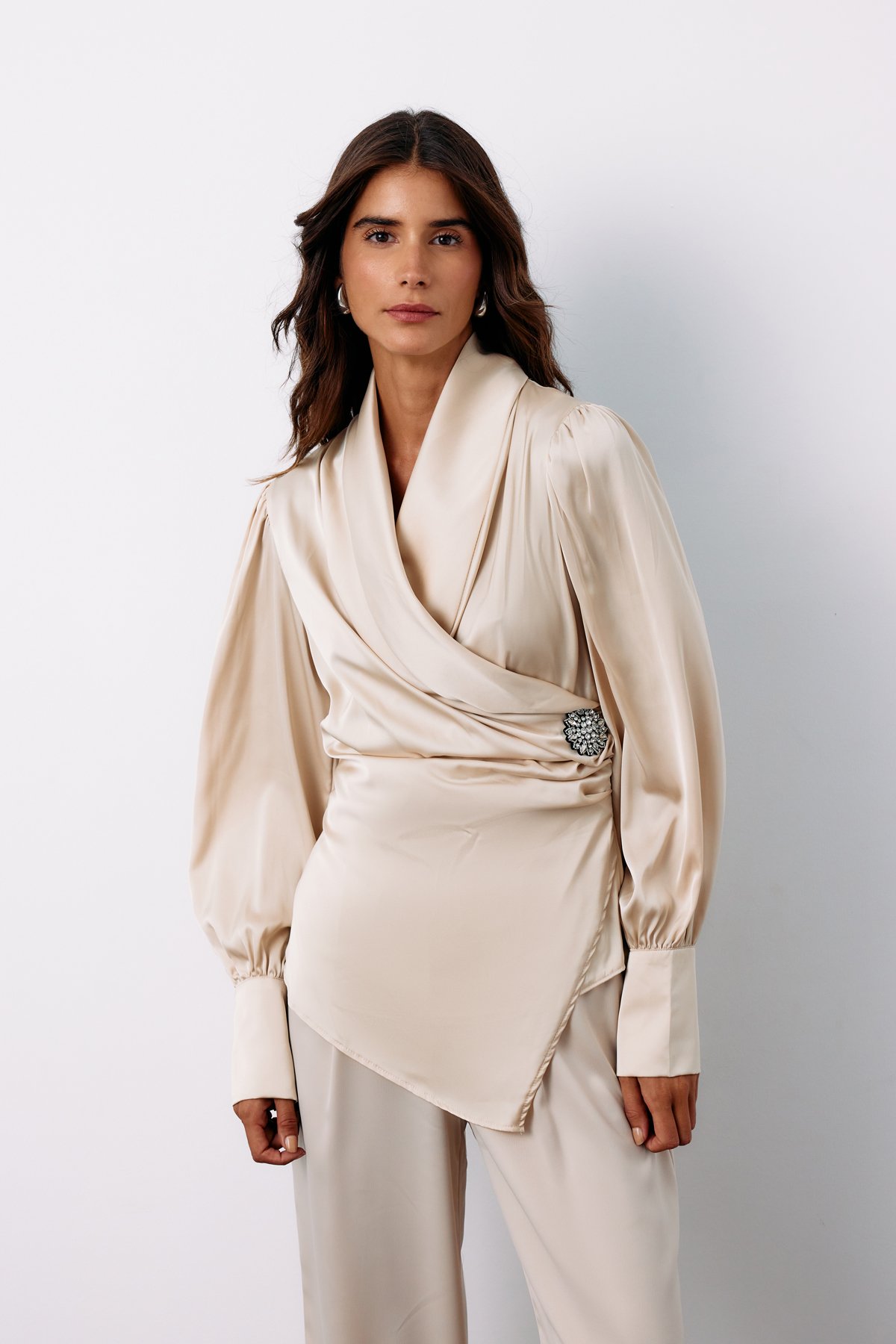 Broşlu Kruvaze Bluz - TAŞ