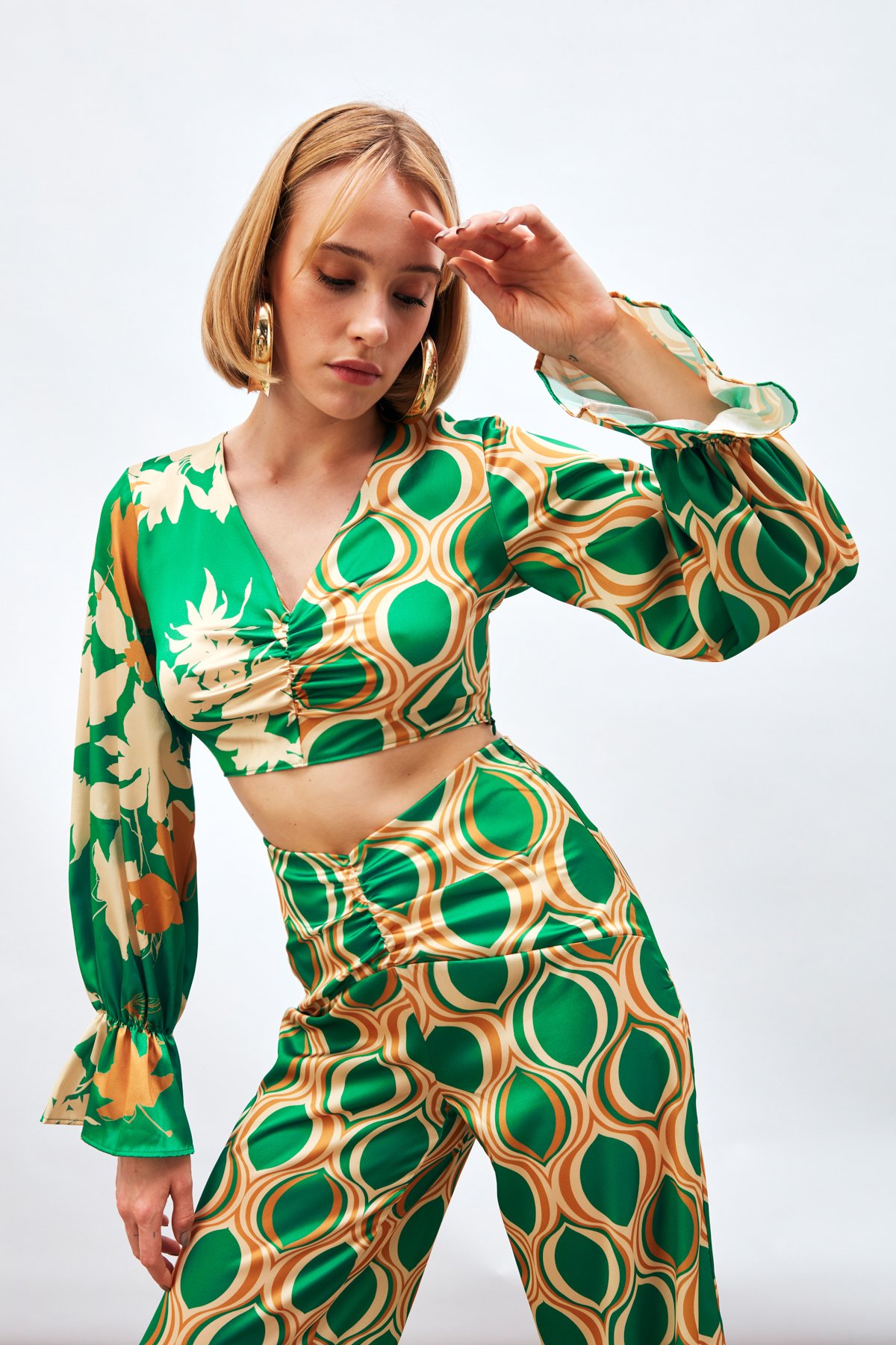 Büzgü Detaylı Desenli Bluz - YEŞİL