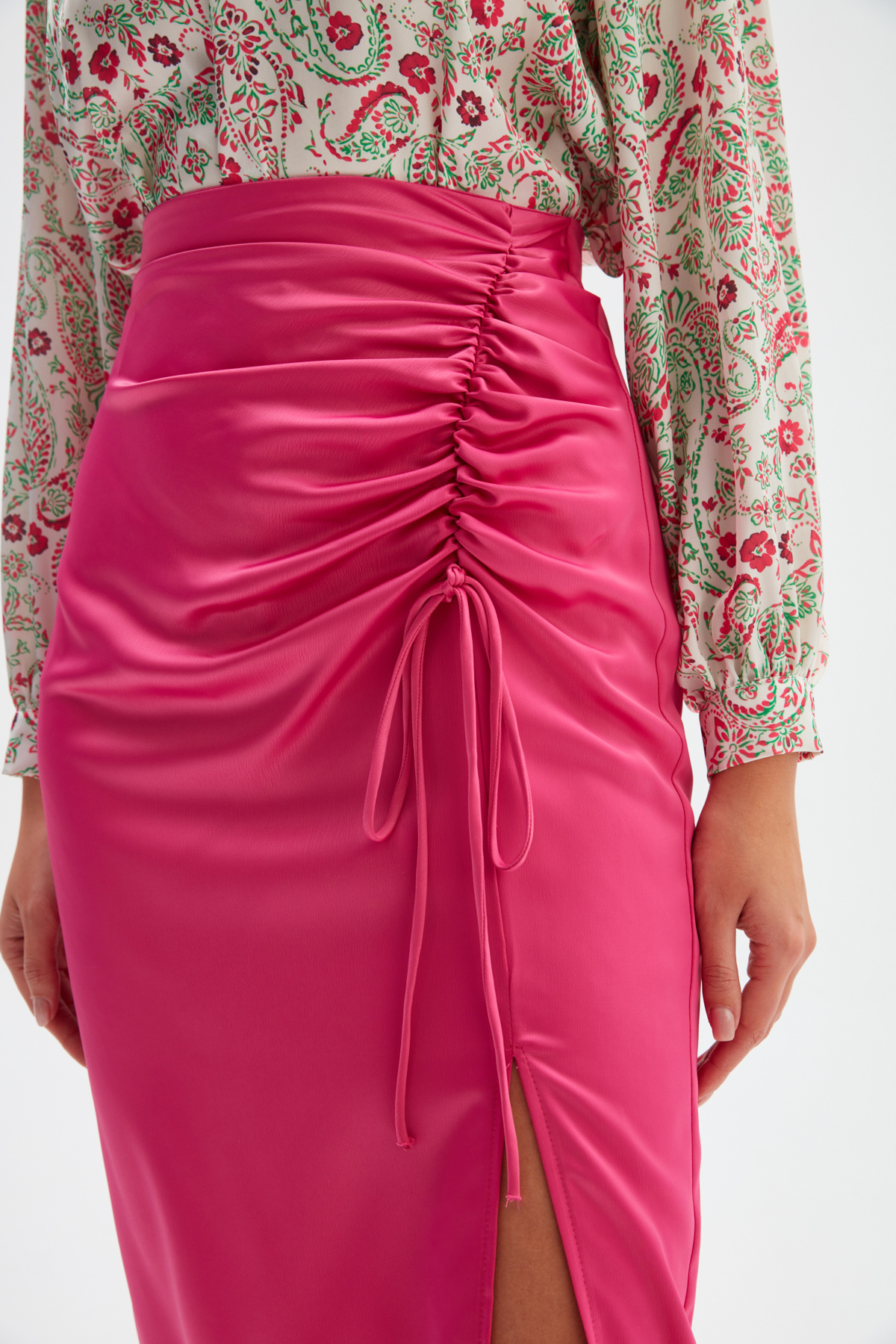 Büzgü Detaylı Saten Etek - FUŞYA