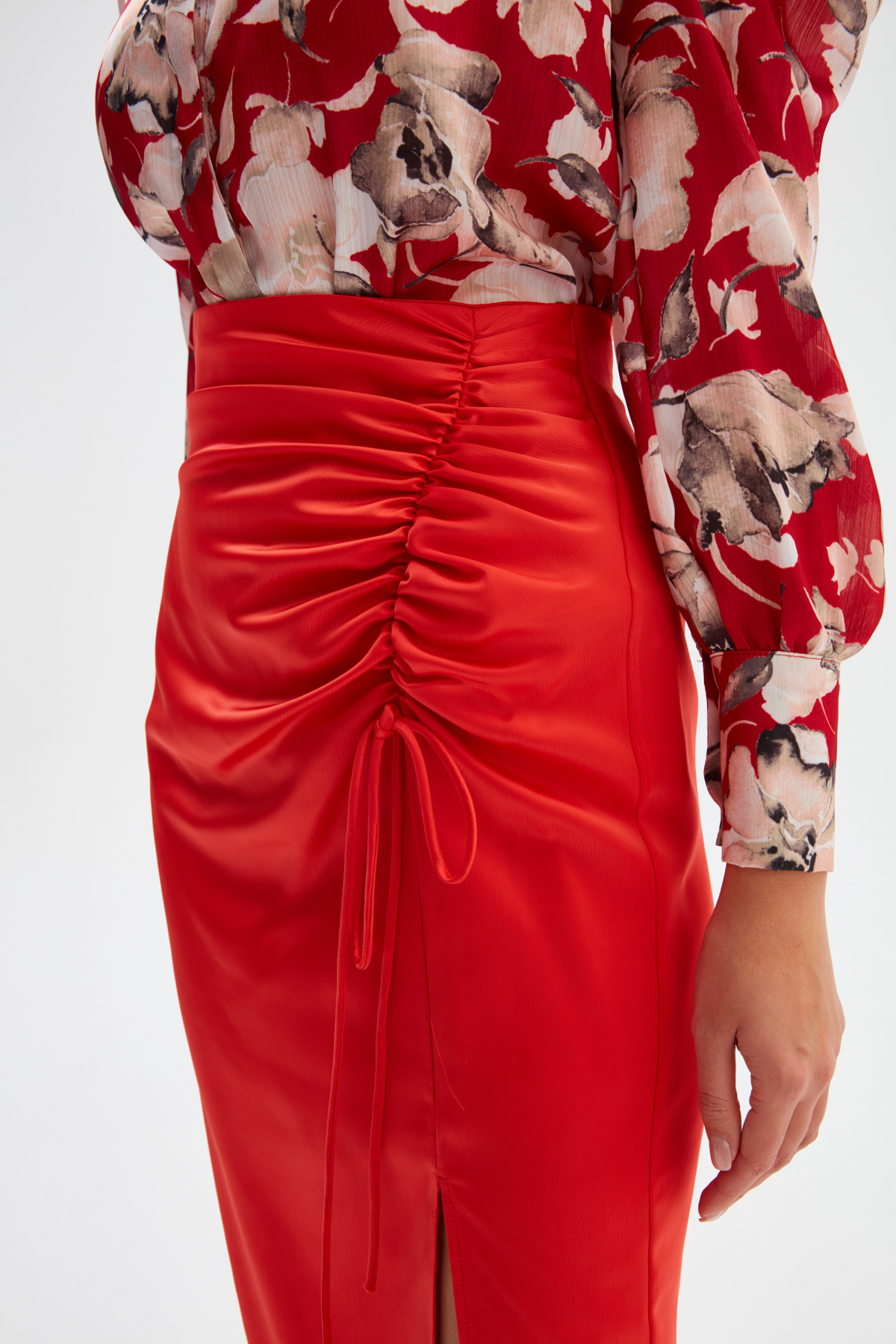 Büzgü Detaylı Saten Etek - MERCAN