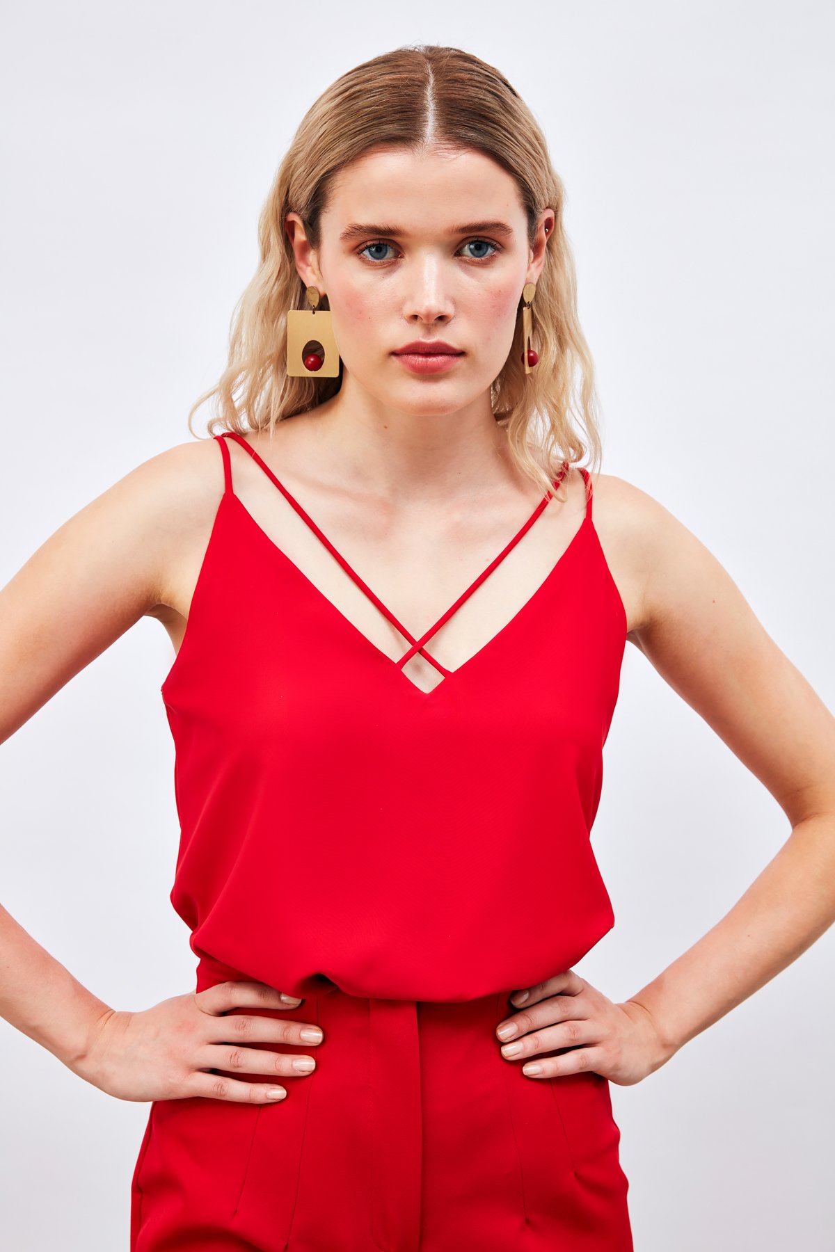 Çapraz İp Askılı Bluz - KIRMIZI