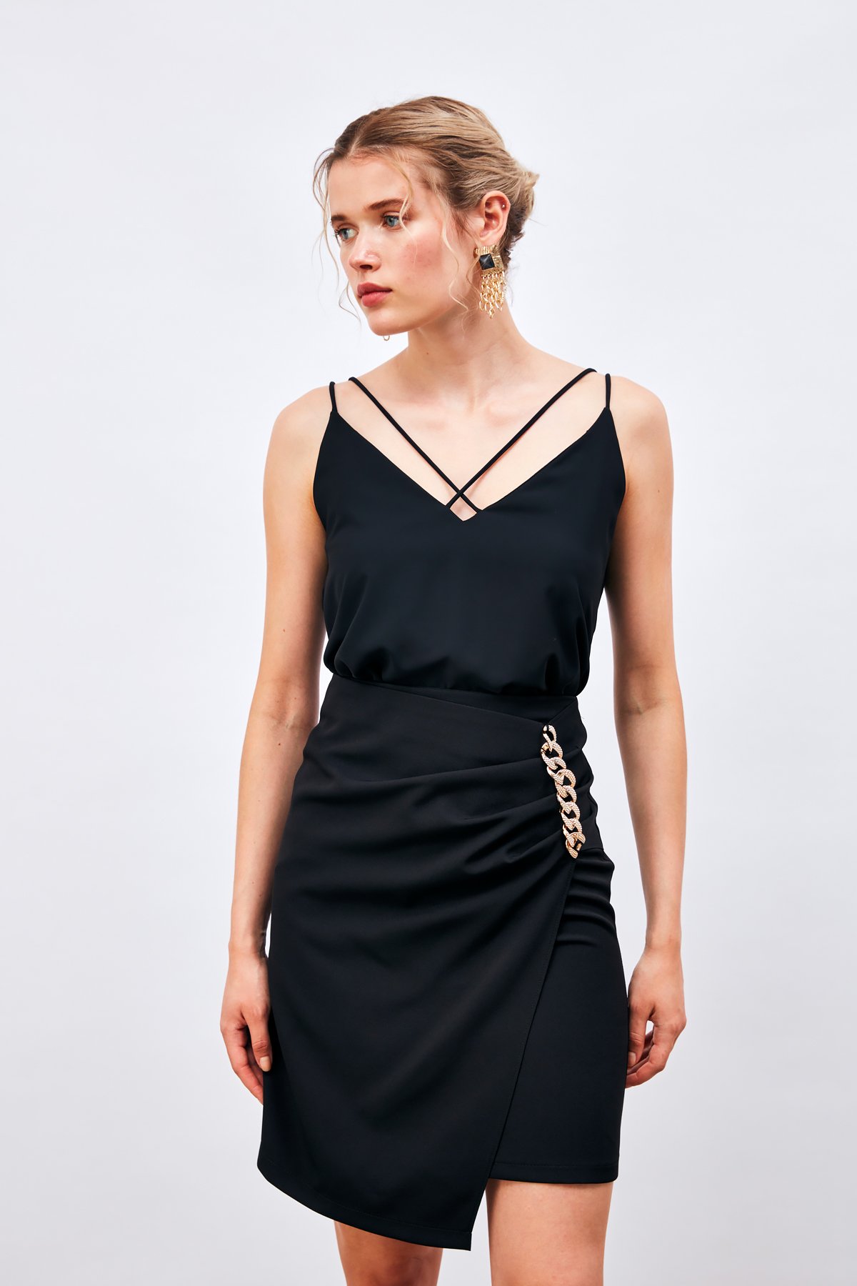 Çapraz İp Askılı Bluz - SİYAH