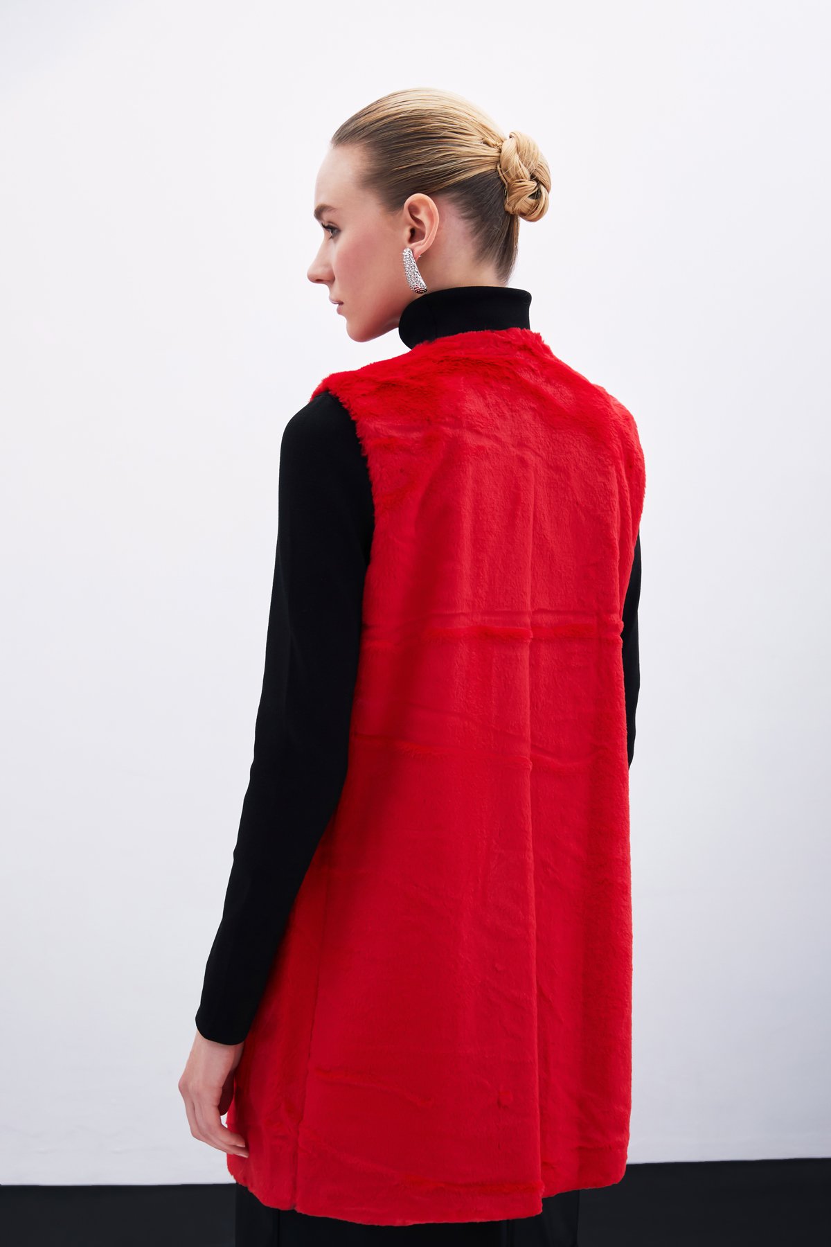 Pocket Detailed Plush Vest - Red