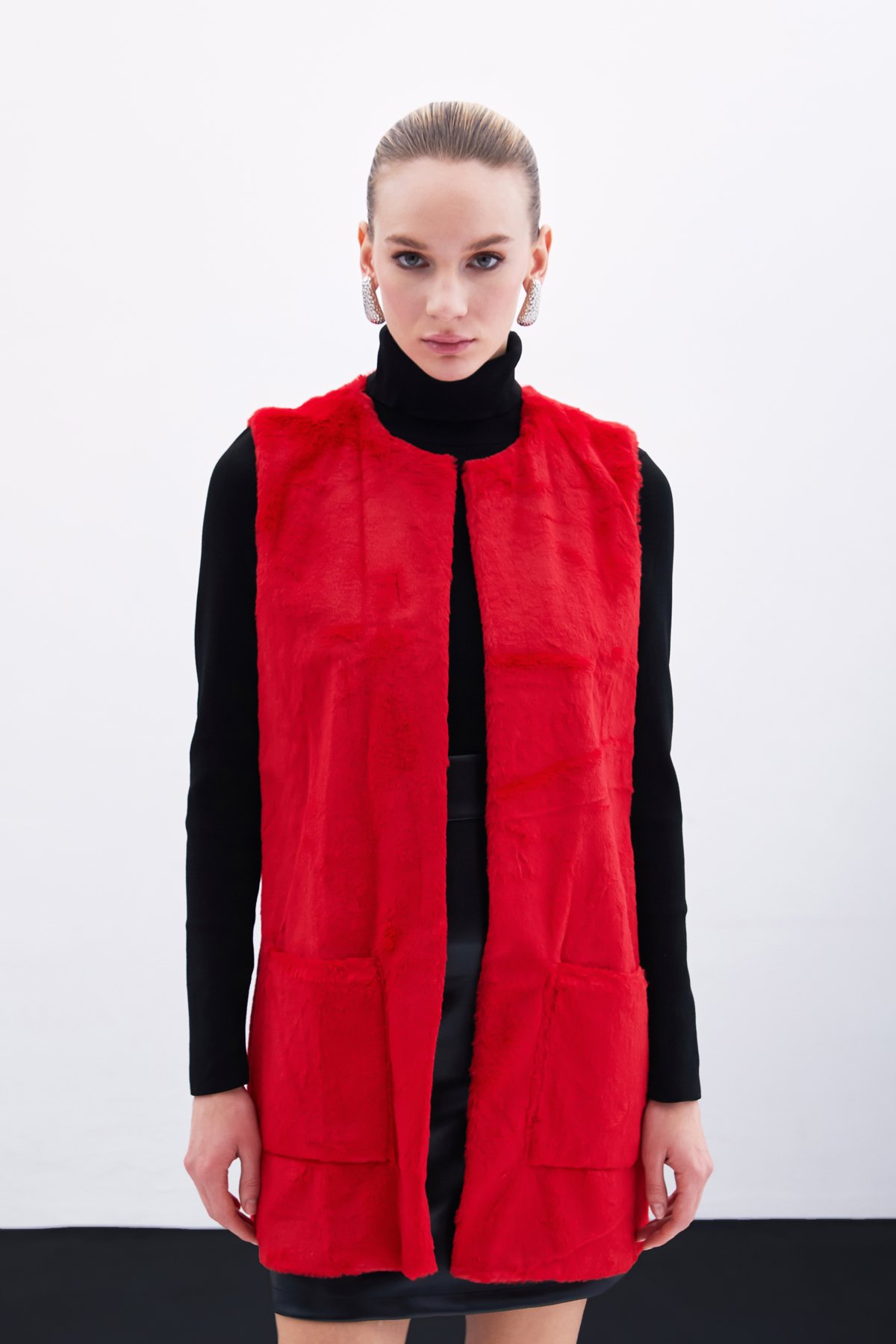 Pocket Detailed Plush Vest - Red