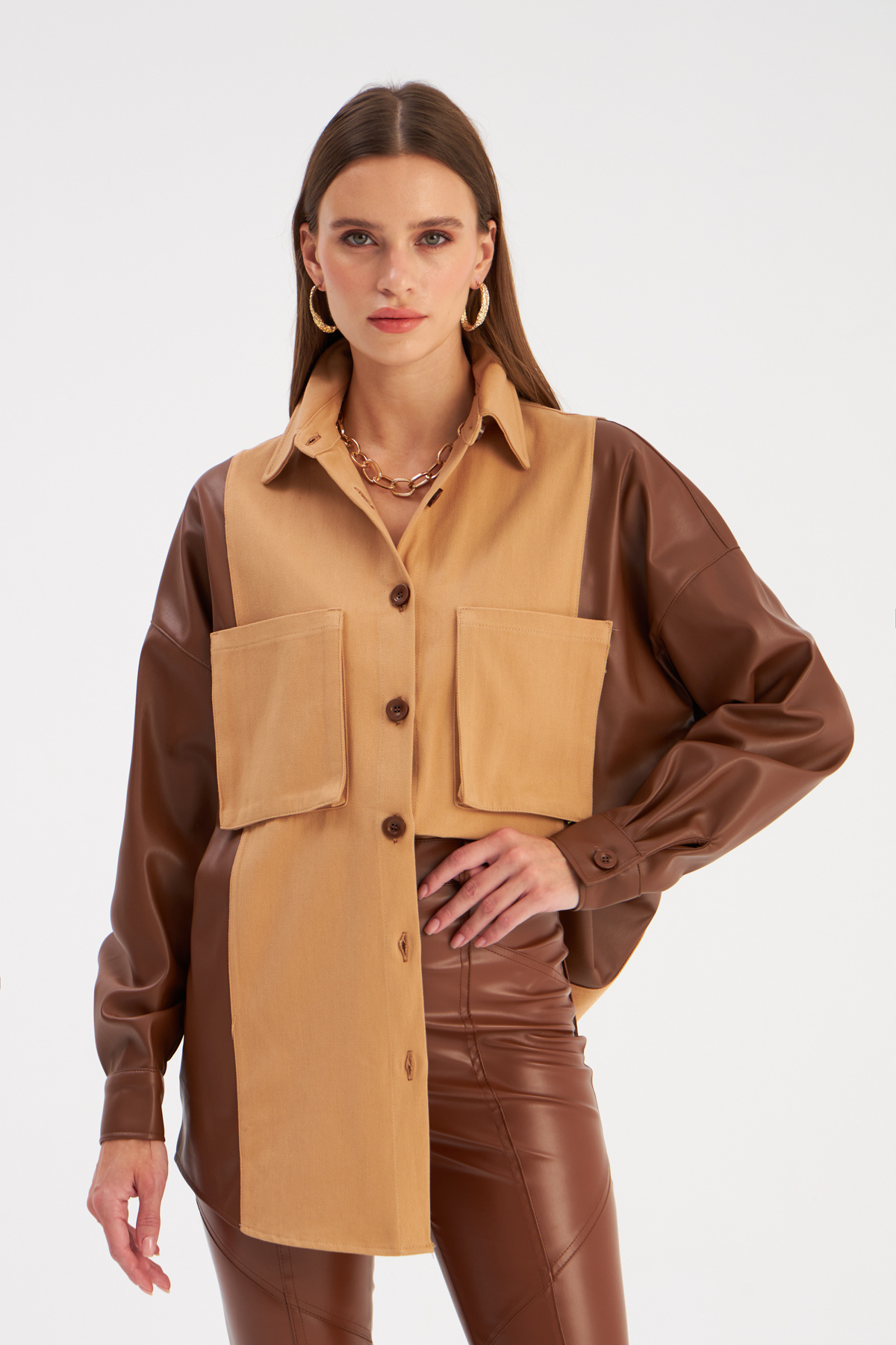 Cepli Deri Detaylı Gömlek - KAHVE-BEJ