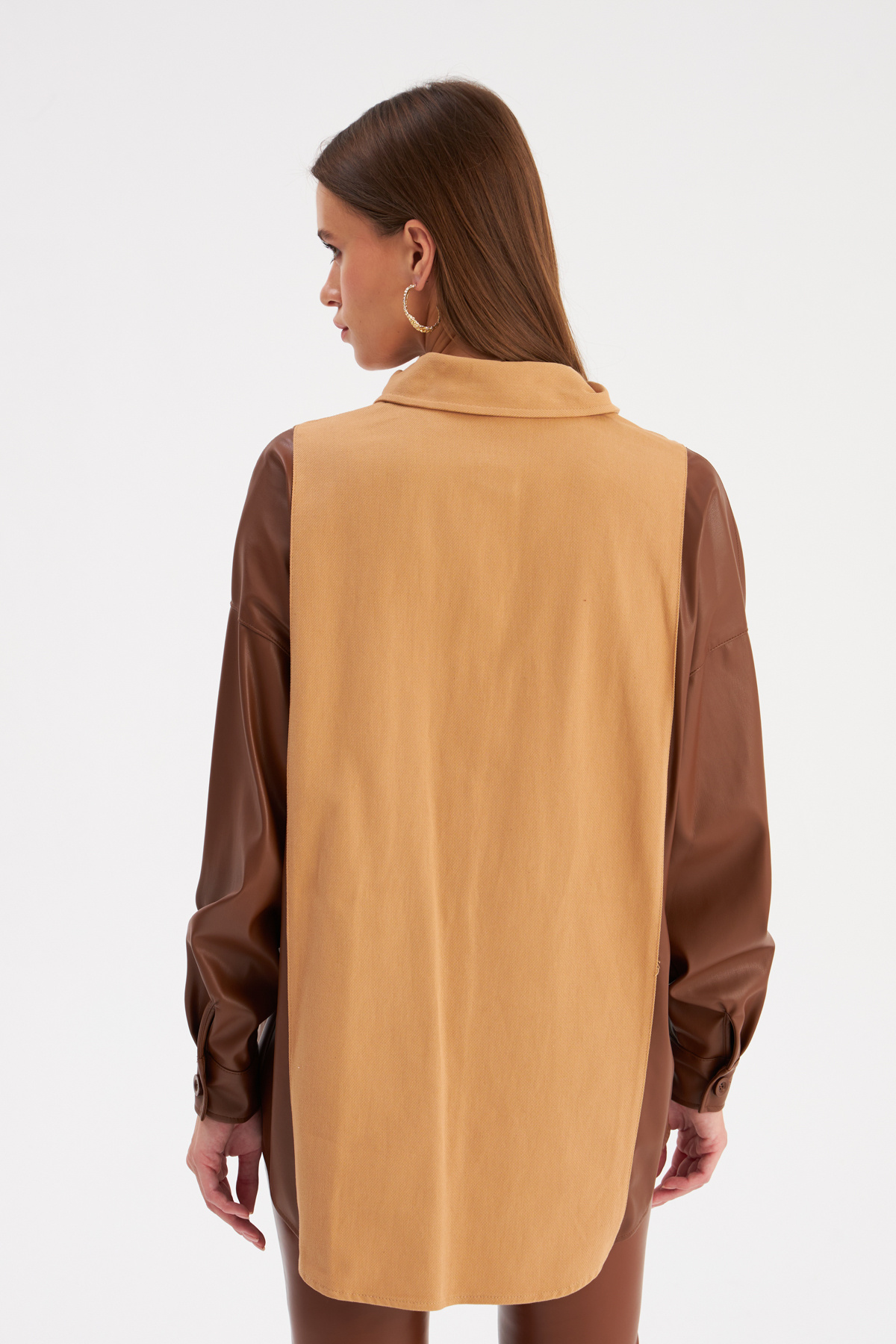 Cepli Deri Detaylı Gömlek - KAHVE-BEJ