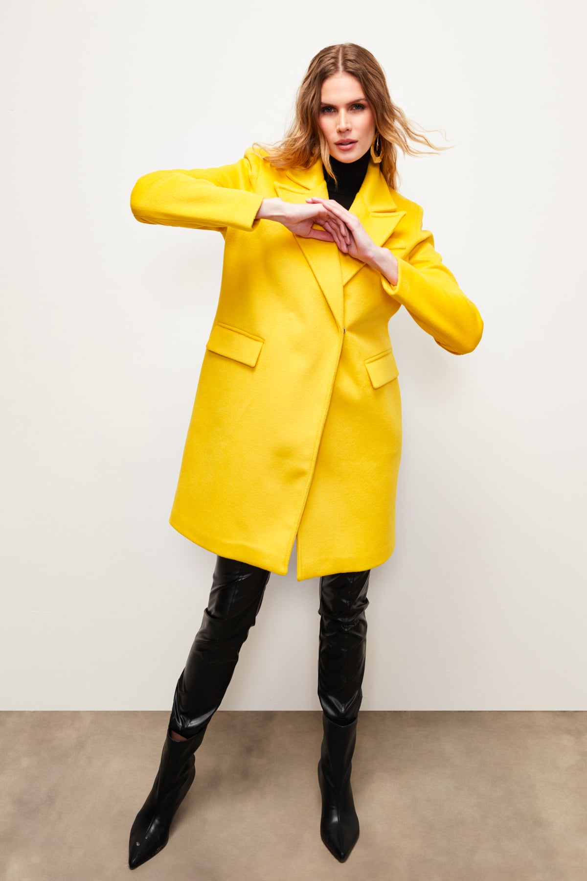 Pocketed Cachet Coat - YELLOW