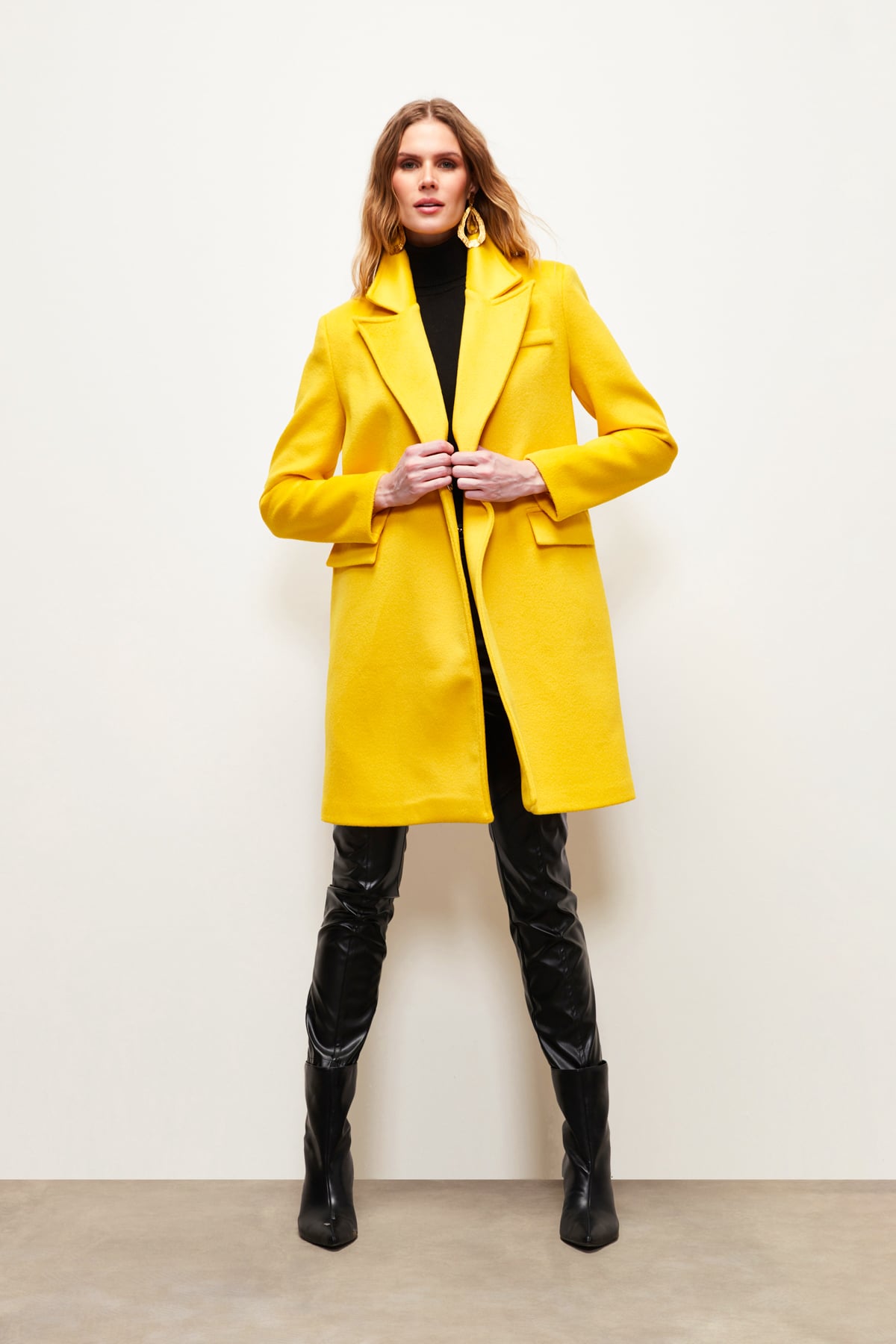Pocketed Cachet Coat - YELLOW
