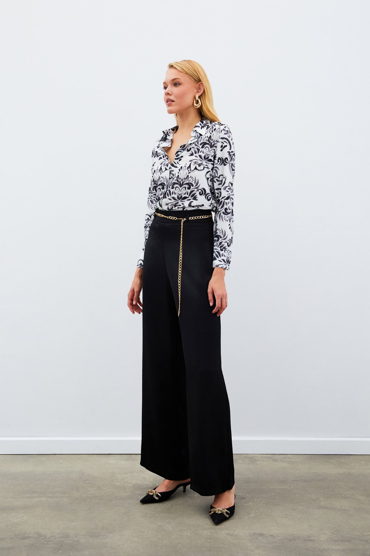 Çiçek Desenli Gömlek - SİYAH