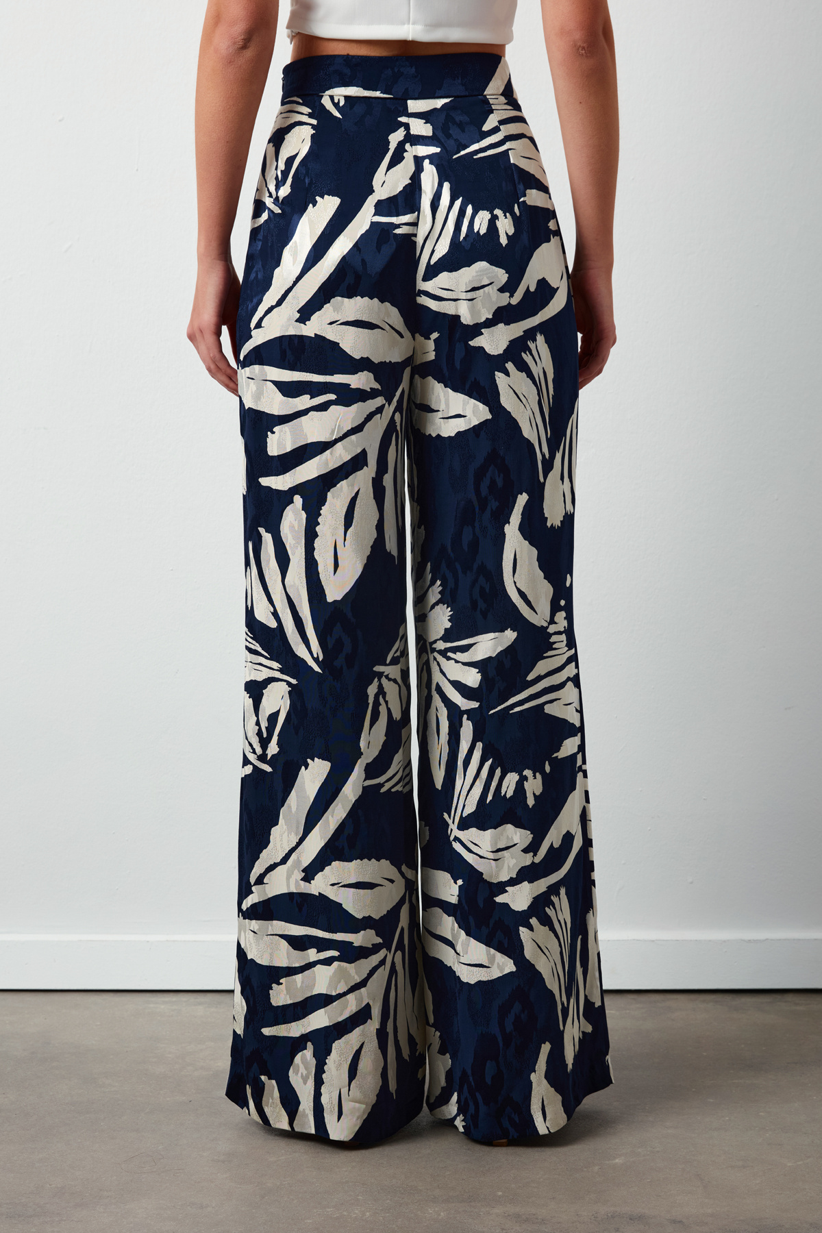 Çiçek Desenli Saten Pantolon - LACİVERT