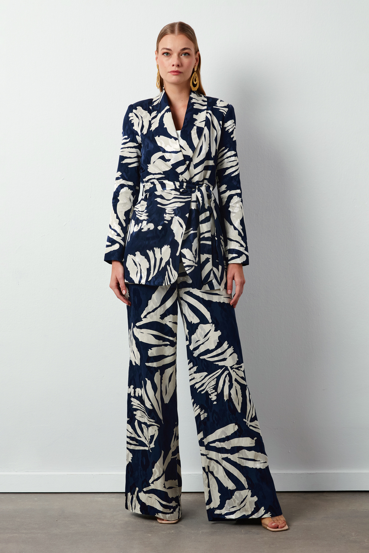 Çiçek Desenli Saten Pantolon - LACİVERT