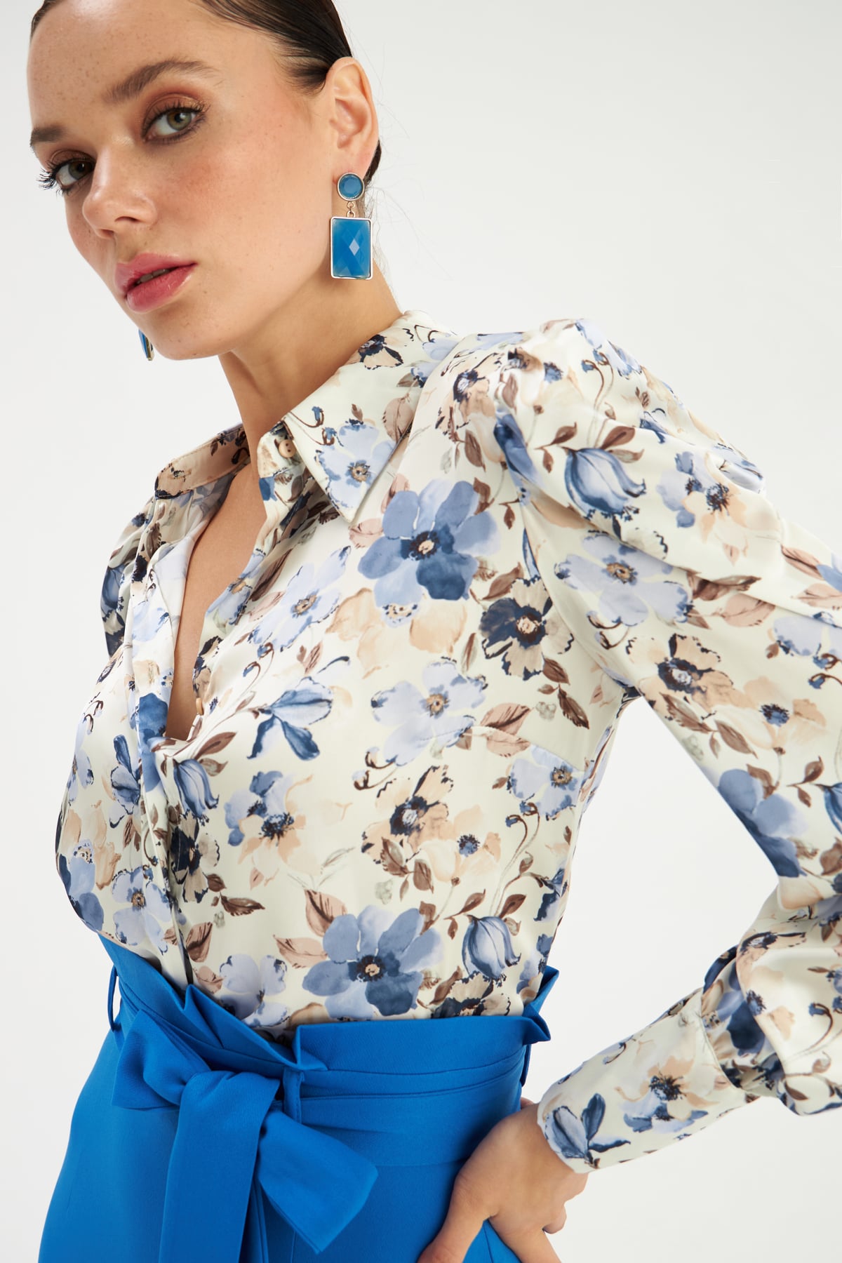 Floral Pattern Waisted Shirt - CREAM