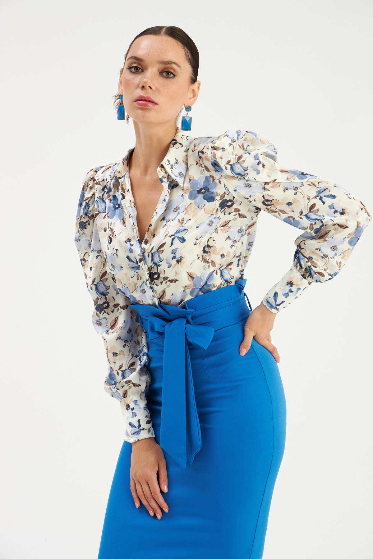 Floral Pattern Waisted Shirt - CREAM
