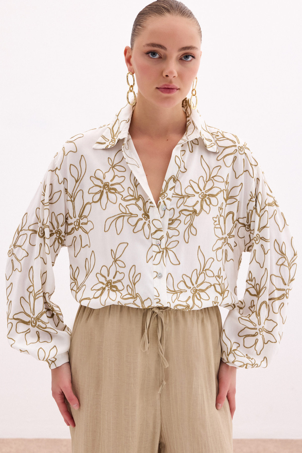 Çiçek Nakışlı Viskon Gömlek - Haki