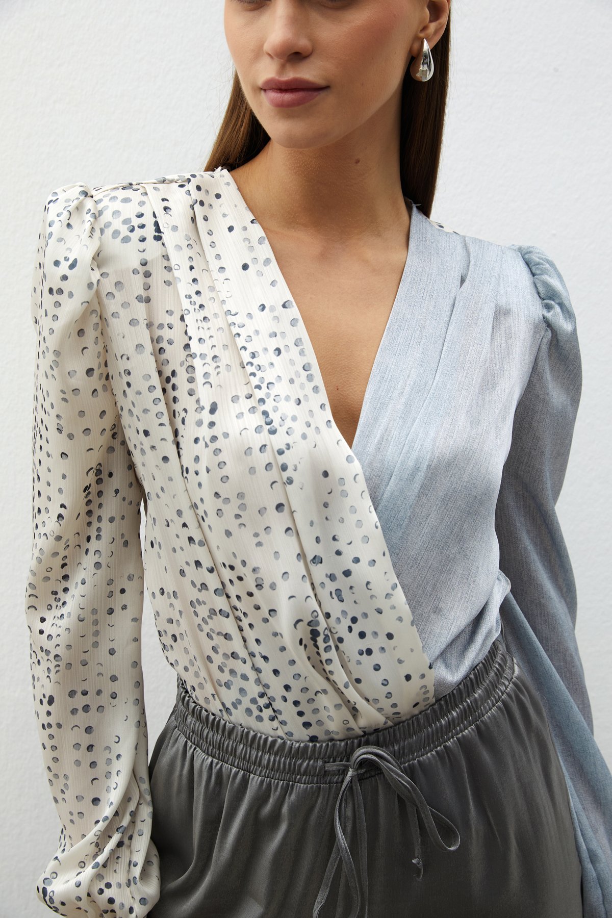 Çift Desenli Kruvaze Bluz - GRİ