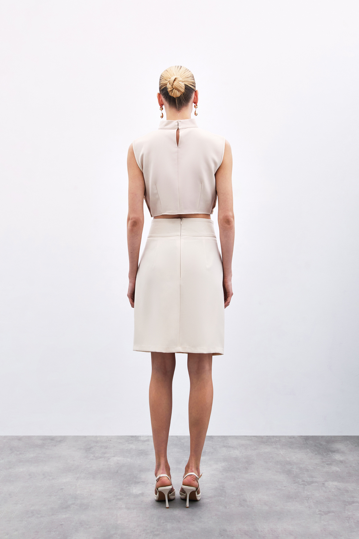 Çıt Aksesuarlı Mini Etek - Bej