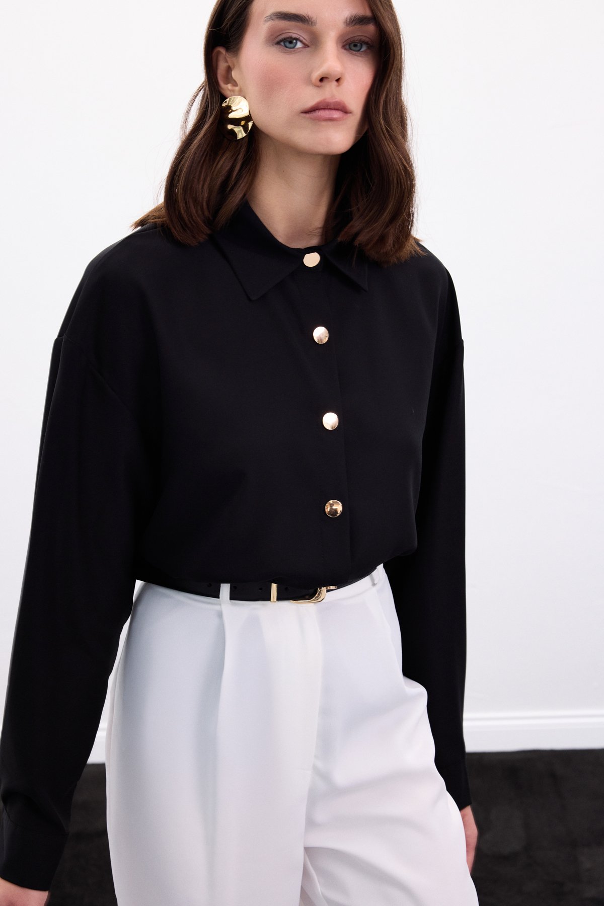 Çıtçıt Detaylı Gömlek - Siyah