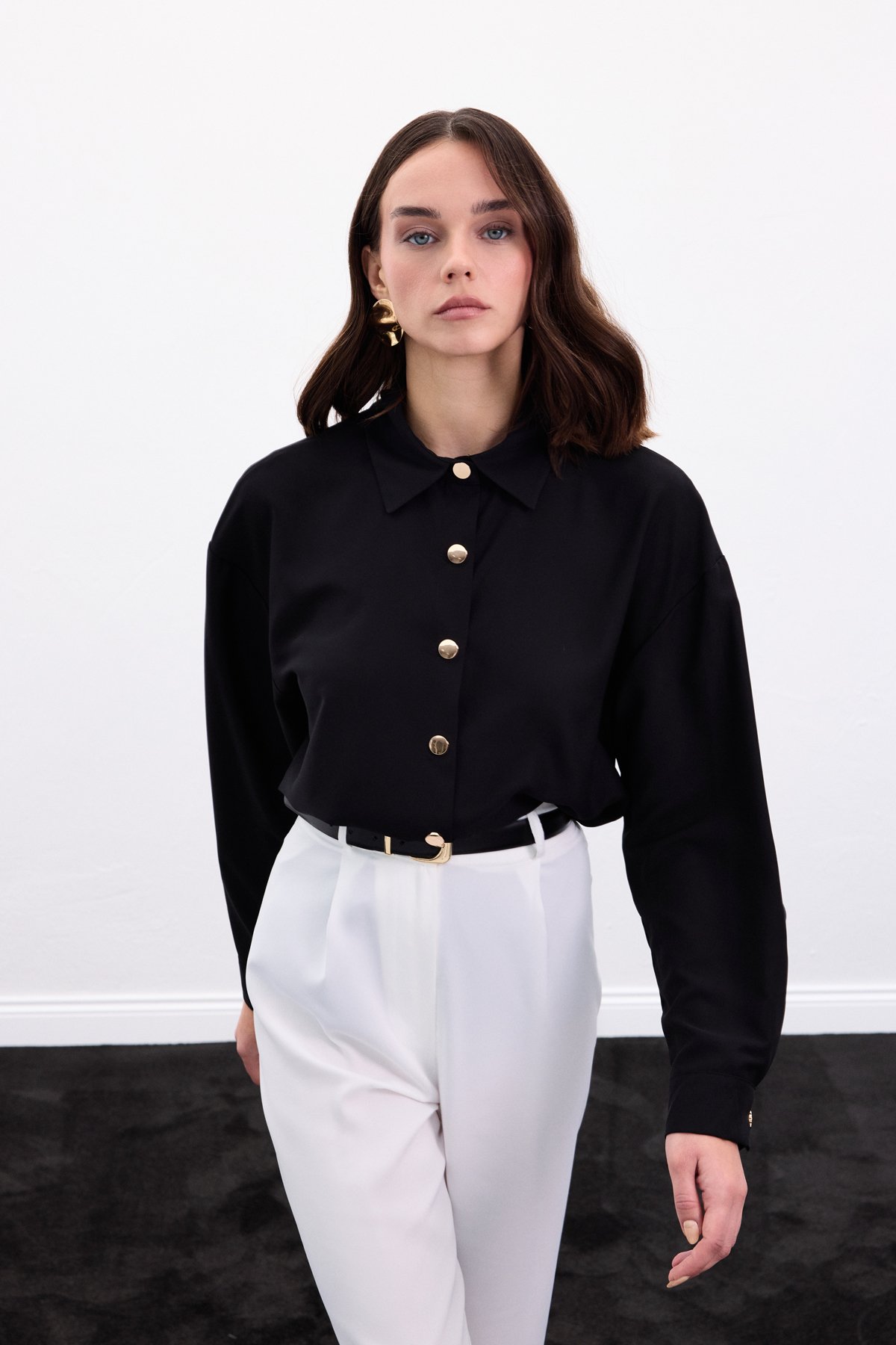 Çıtçıt Detaylı Gömlek - Siyah