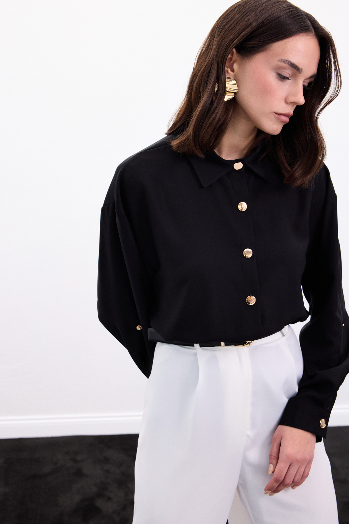 Çıtçıt Detaylı Gömlek - Siyah