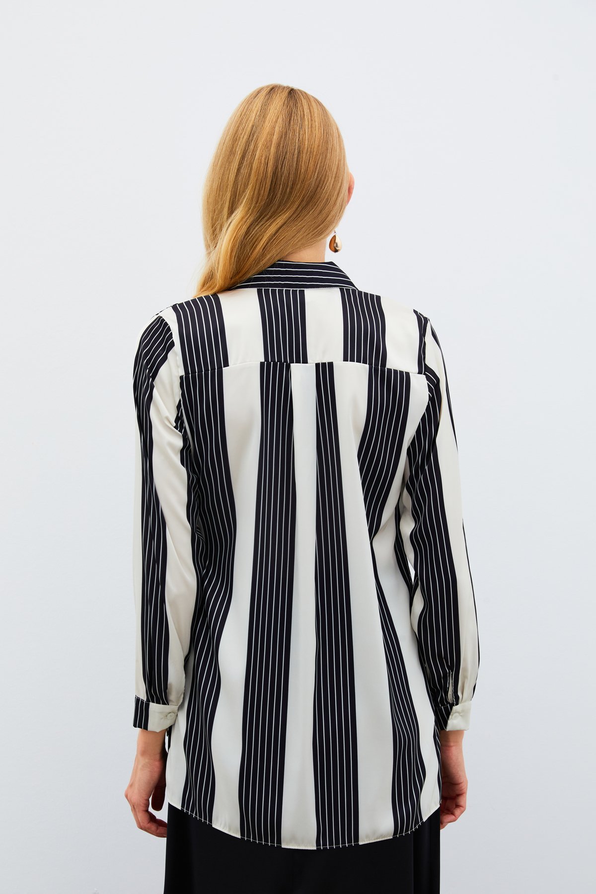 Çizgi Desenli Gömlek - SİYAH