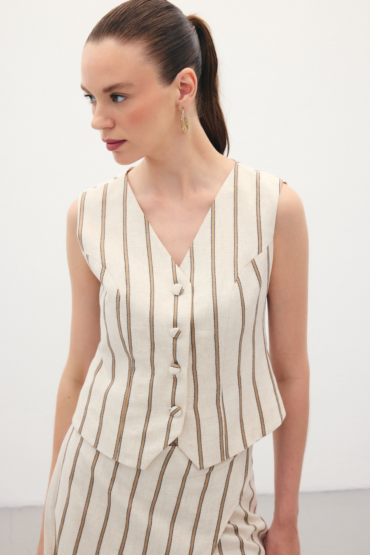 Çizgili Keten Karışımlı Yelek - Camel