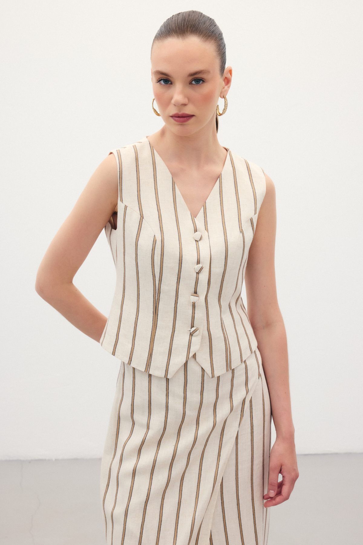 Çizgili Keten Karışımlı Yelek - Camel